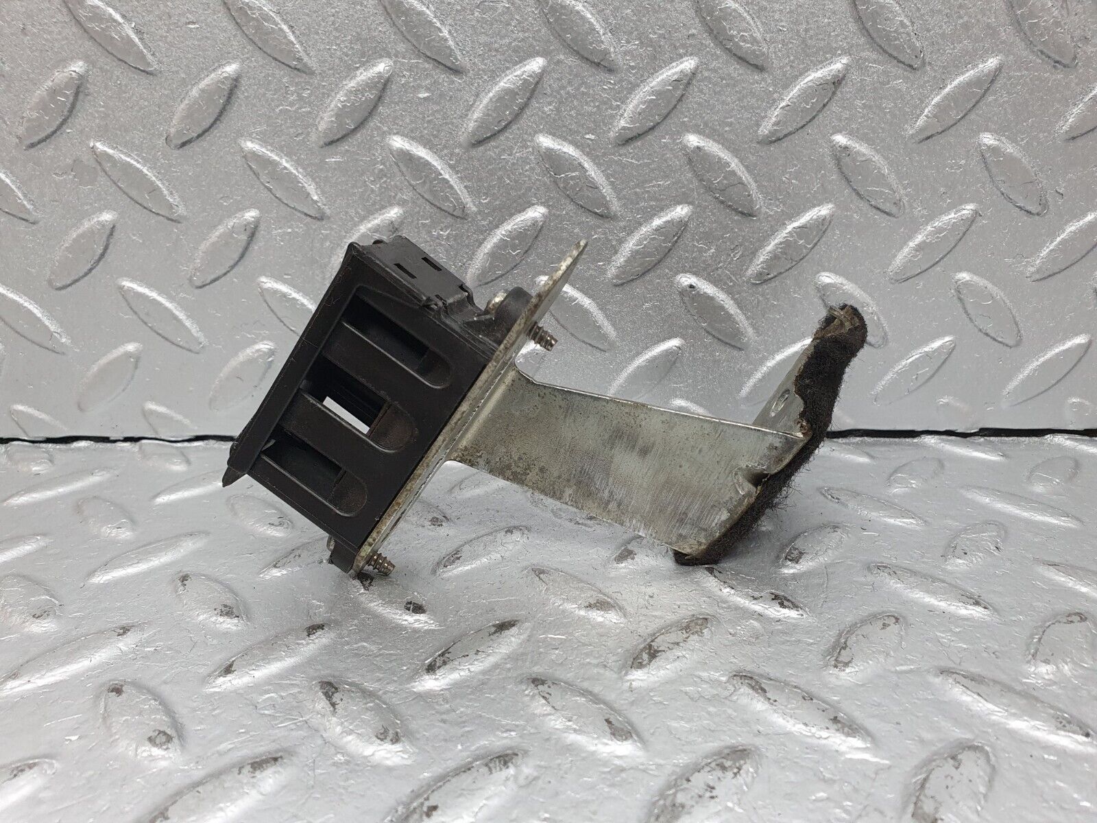 41108 Mercedes-Benz W126 300SE Cable Wire Connector 1235400369