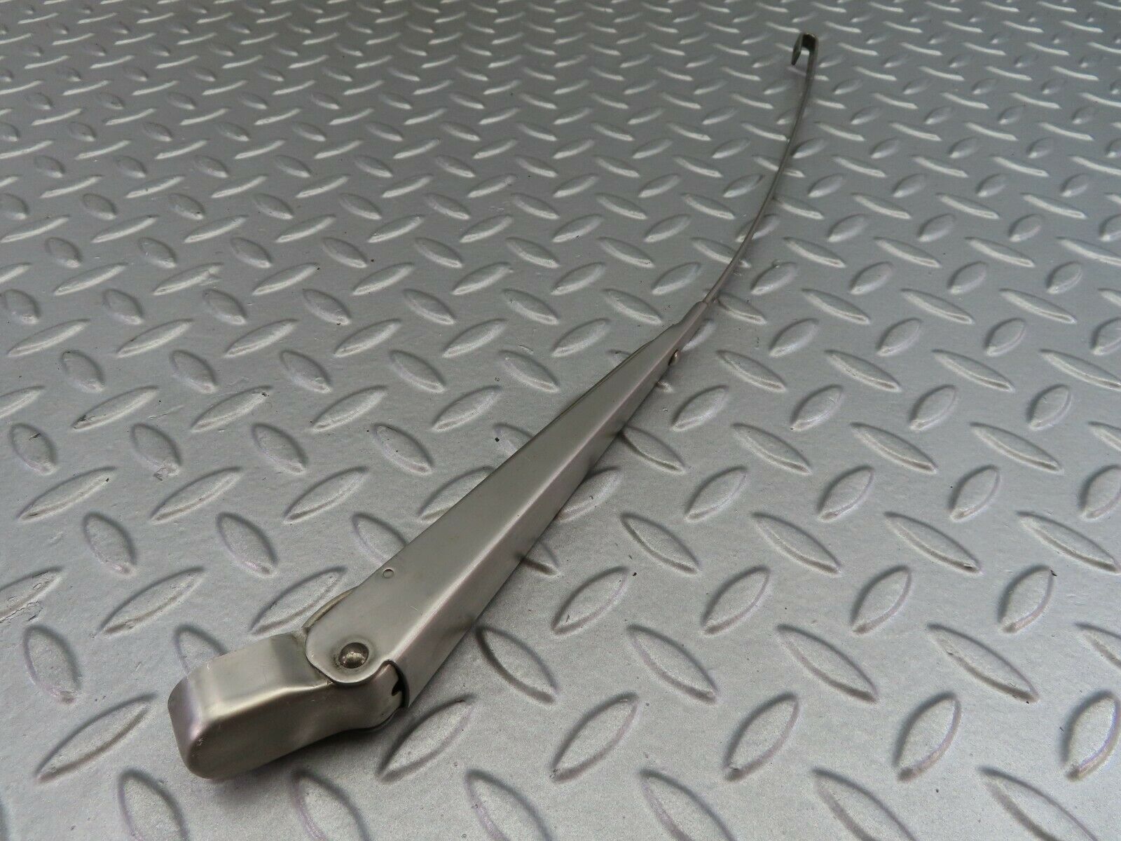 7341 Mercedes-Benz W116 450SE Wiper Arm Bosch Left 3399990553