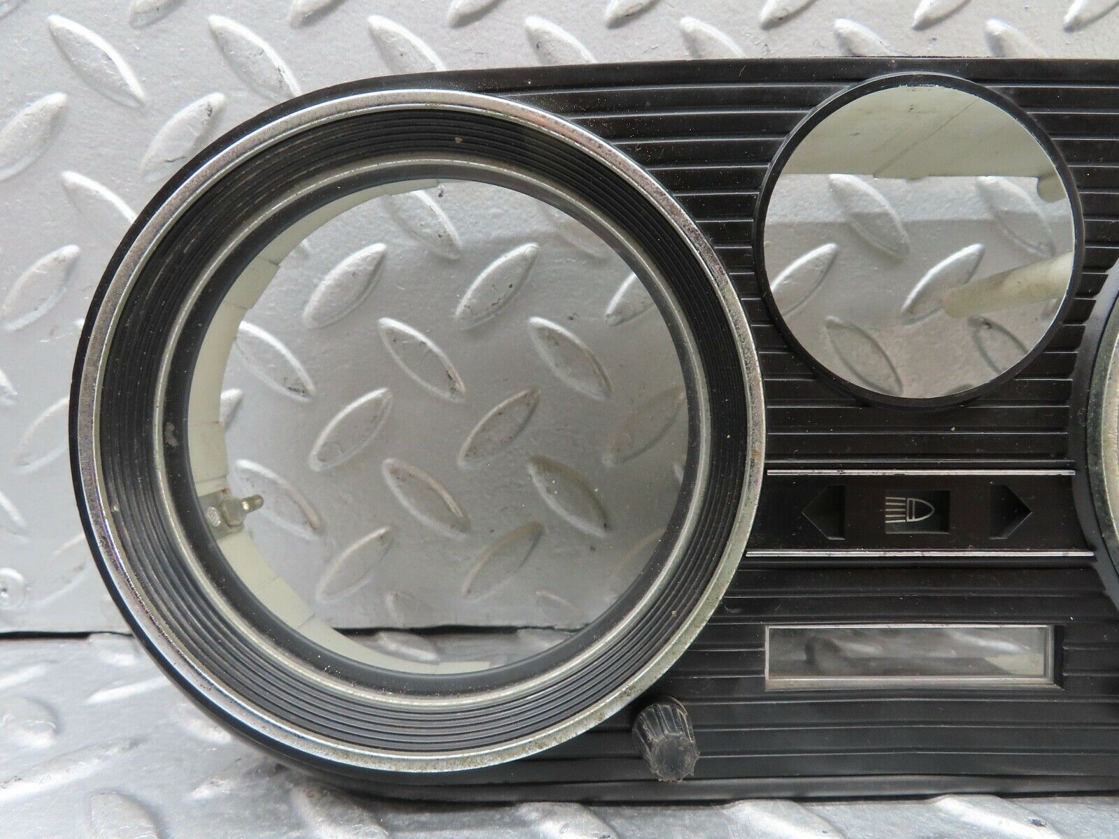 10648 Mercedes-Benz W115 Instrument Cluster Housing