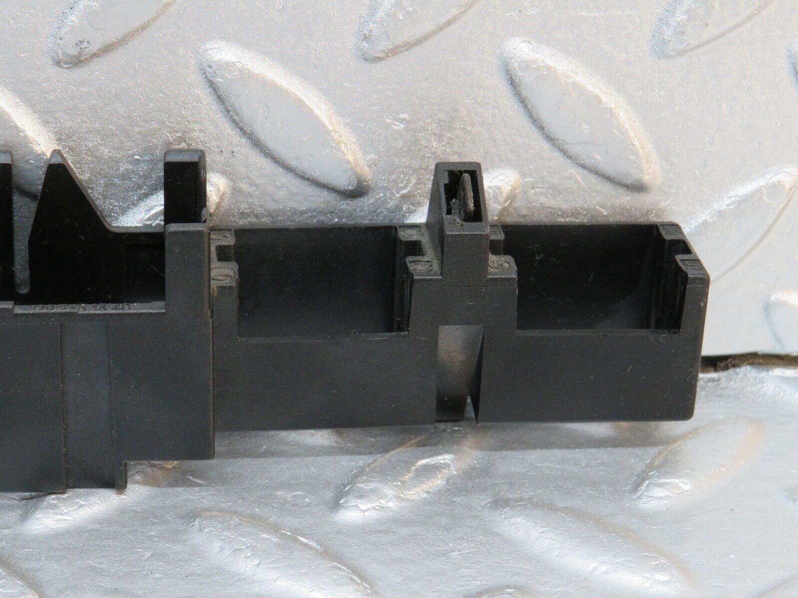 39749 Mercedes-Benz R129 320SL Coupe Connector Holder 1295451340