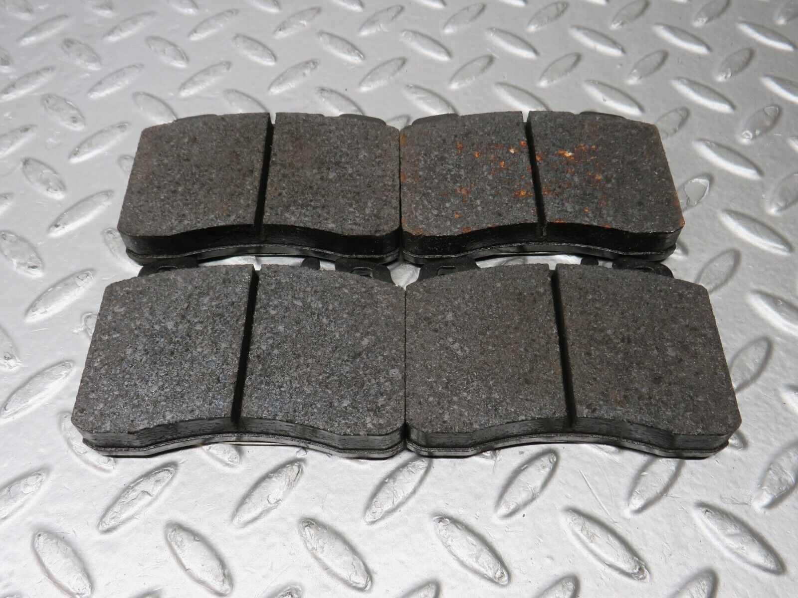 38209 Mercedes-Benz W124 R129 Genuine Front Brake Pads New 0054200220
