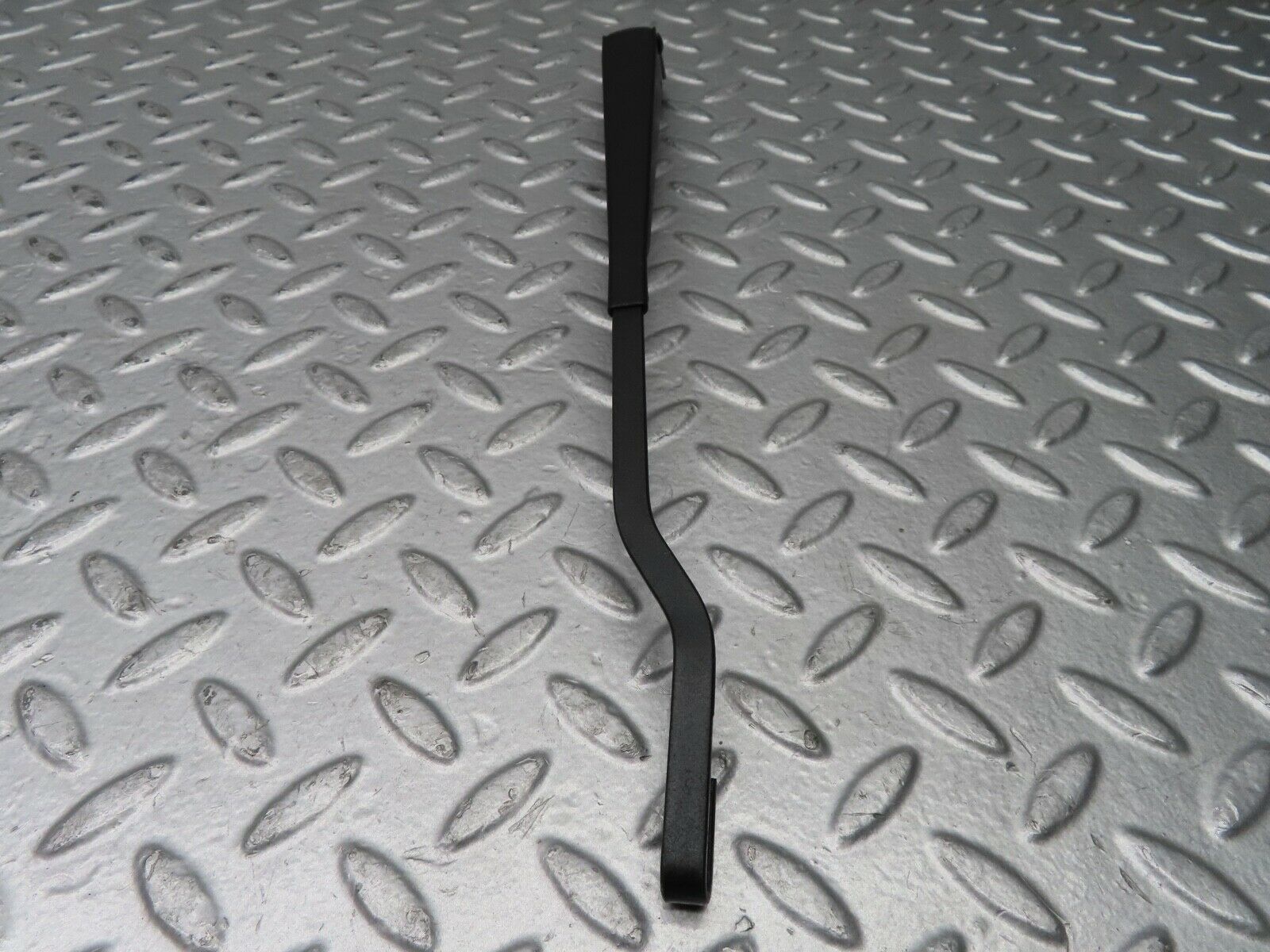 21635 Mercedes-Benz W123 230E Wiper Arm Bosch Right Side 3399990553