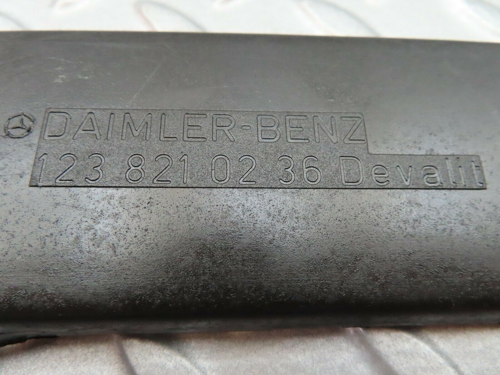 5684 Mercedes-Benz W123 200 Cable Channel Cover Rear Right 1238210236