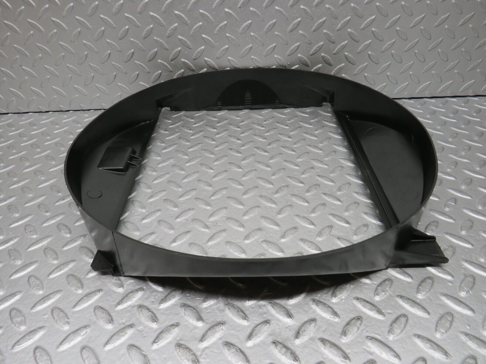 36653 Mercedes-Benz W201 190E 2.0L Engine Fan Shroud 2015050755