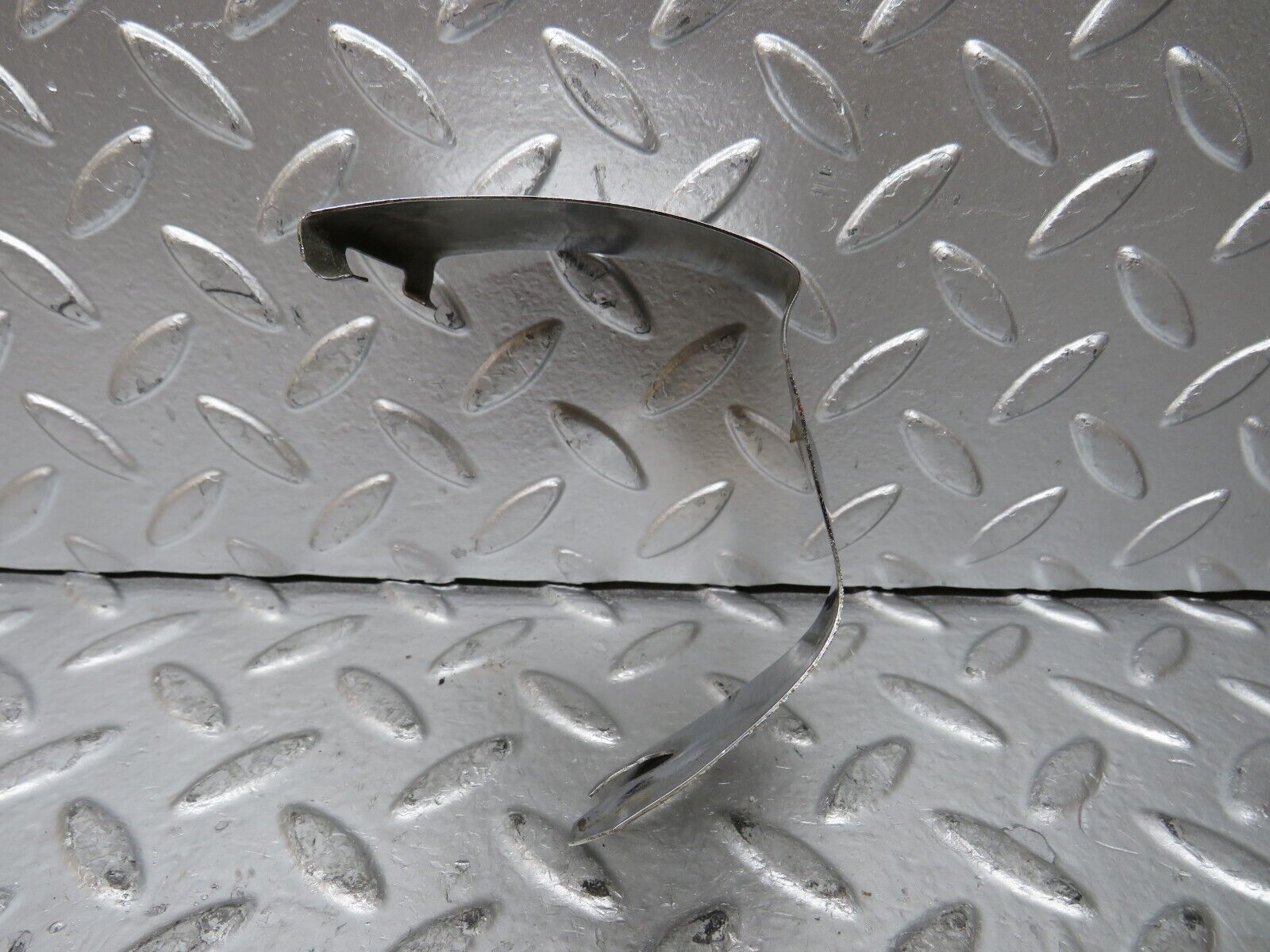 26372 Mercedes-Benz W116 450SE Bumper Chrome Cover Right