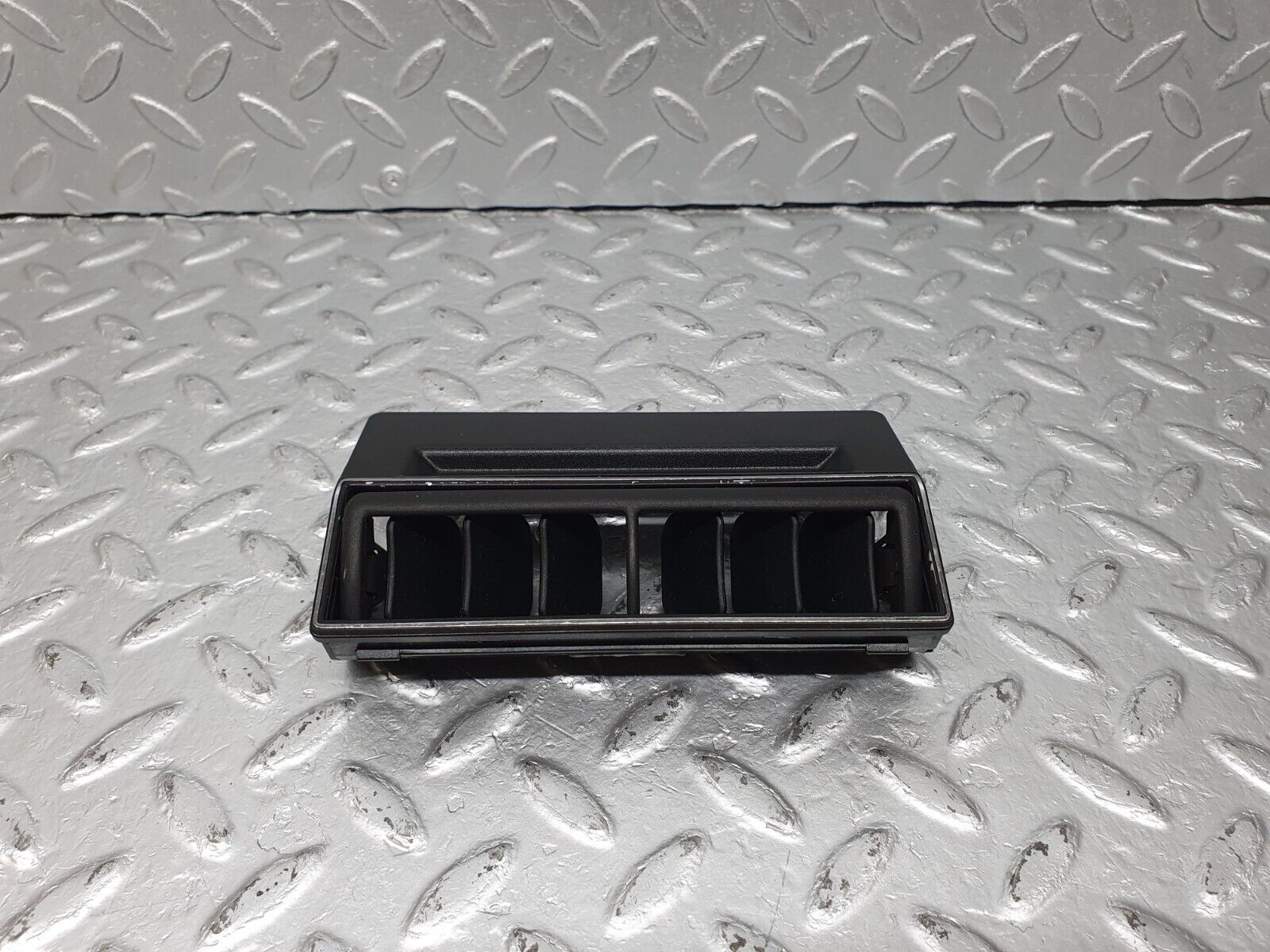 40984 Mercedes-Benz W126 300SE Centre Console Air Vent 1268300013