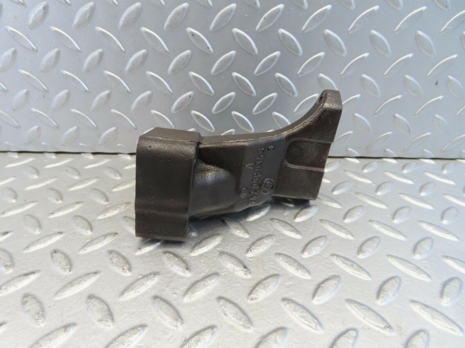 11252 Mercedes-Benz W221 S320 Turbo Bracket 6420960345