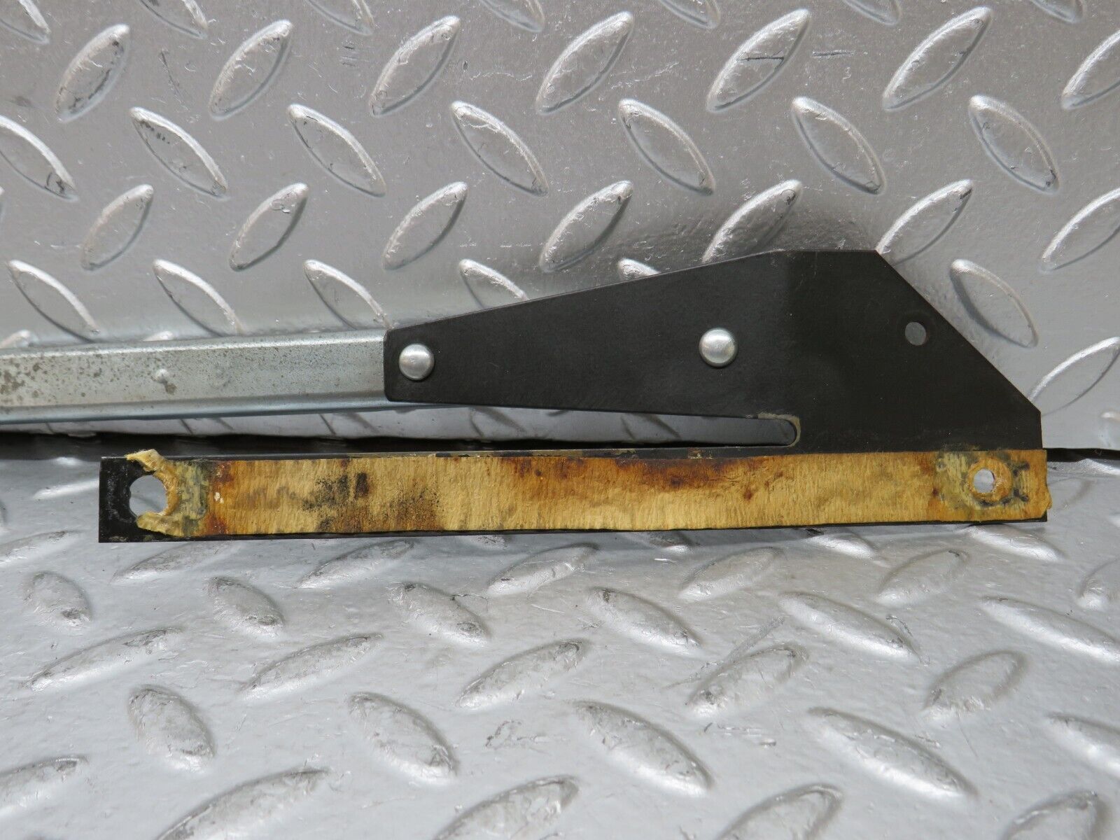 27011 Mercedes-Benz W123 240D Front Right Seat Sliding Adjust Handle