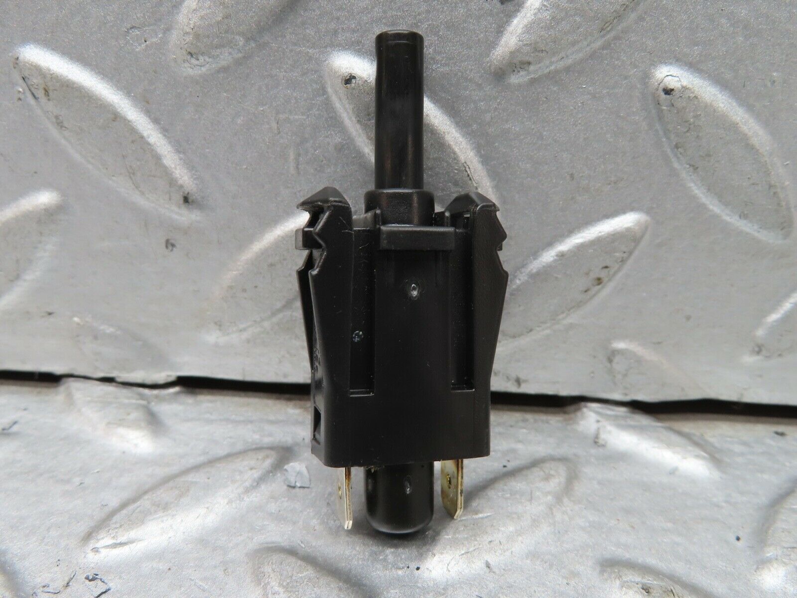 19625 Mercedes-Benz C140 CL420 Coupe Parking Brake Pedal Switch 0015458714