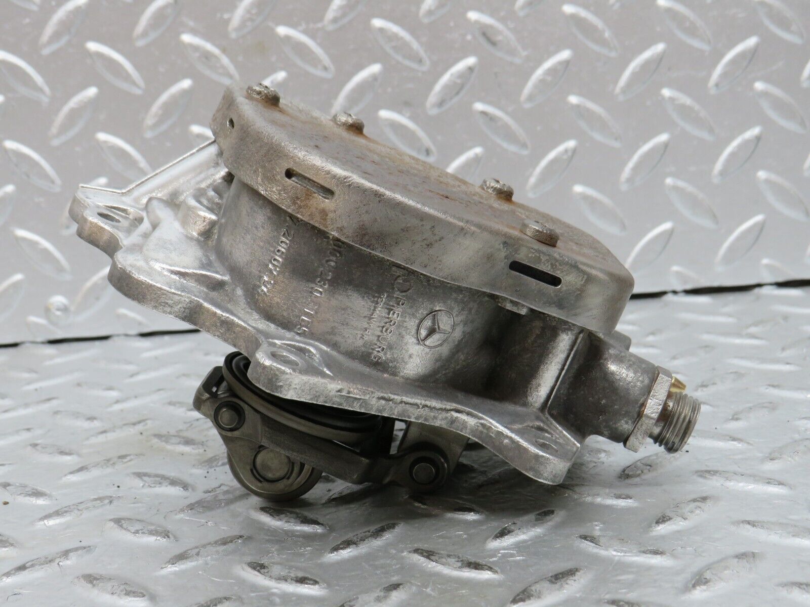 27772 Mercedes-Benz S124 300TE Wagon Vacuum Pump Pierburg 0002303165