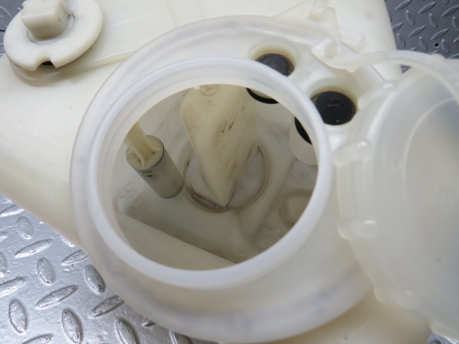 38241 Mercedes-Benz R129 280SL Coupe Windscreen Washer Fluid Reservoir 1298600360 1238690172