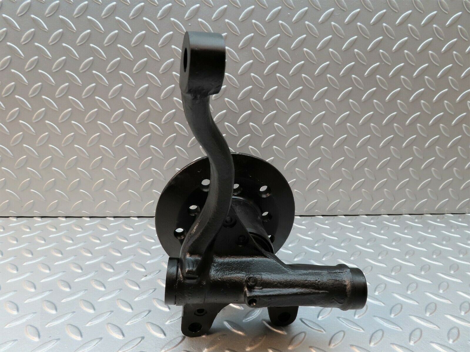 3454 Mercedes-Benz W108 280SE Wheel Hub Front Left