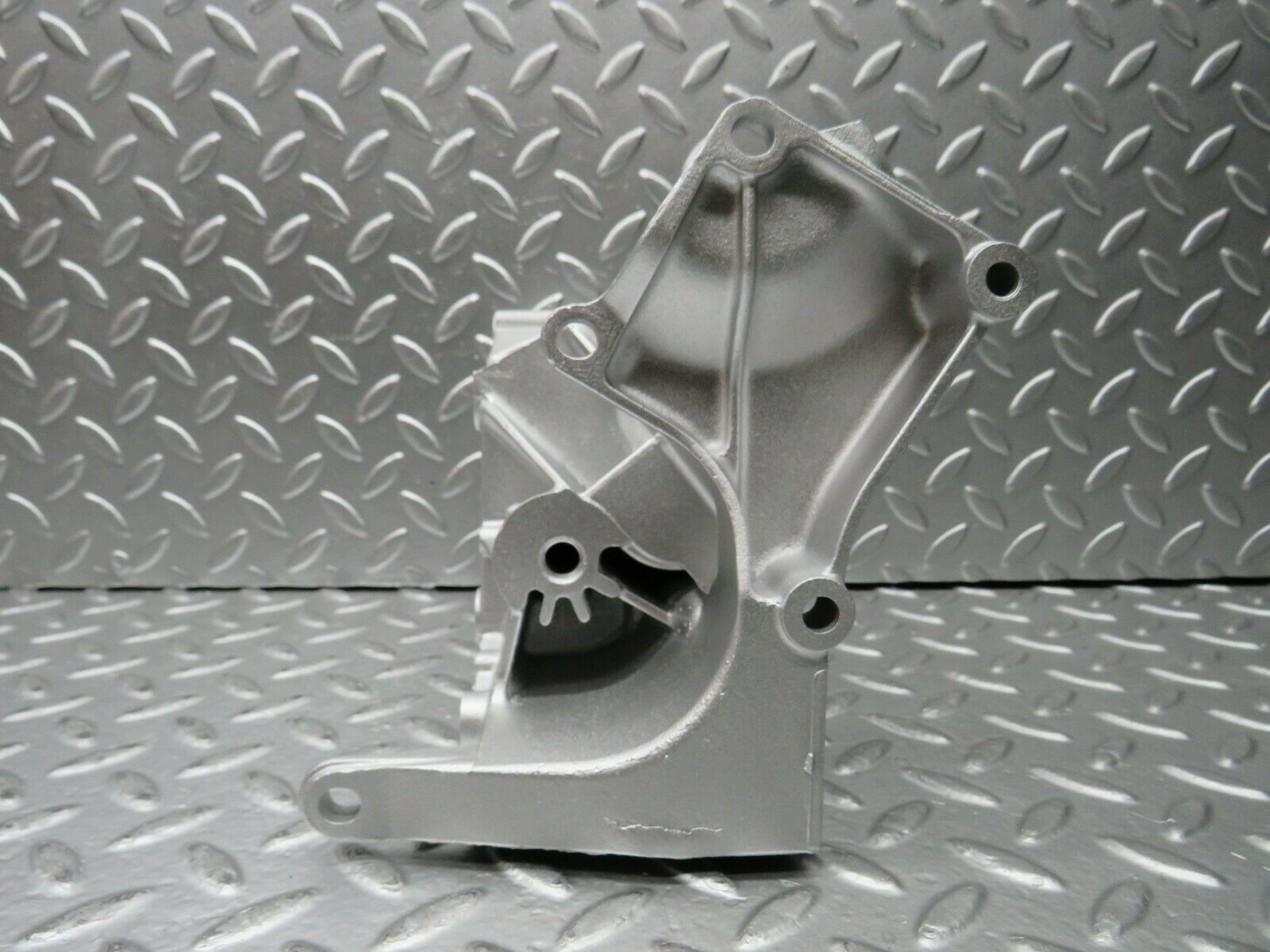 23114 Mercedes-Benz C123 230CE Coupe Power Steering Pump Bracket 1022361030