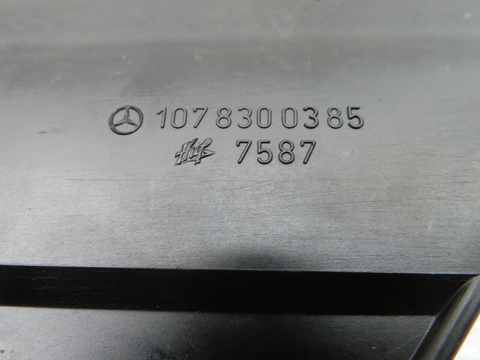 14000 Mercedes-Benz C107 280SLC Air Vent Control Lever Left 1078300385