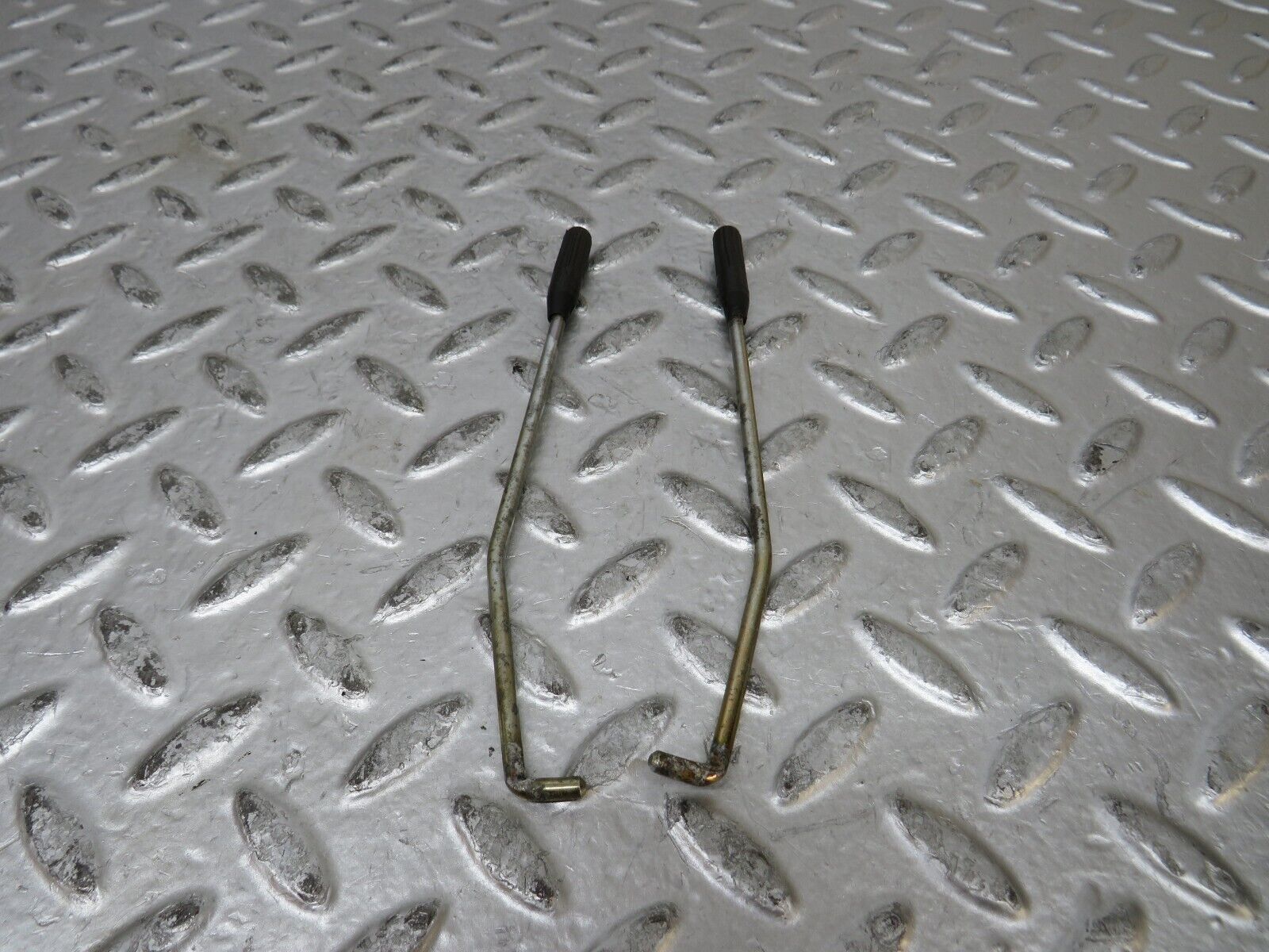 27691 Mercedes-Benz S124 300TE Wagon Door Lock Knob Pair