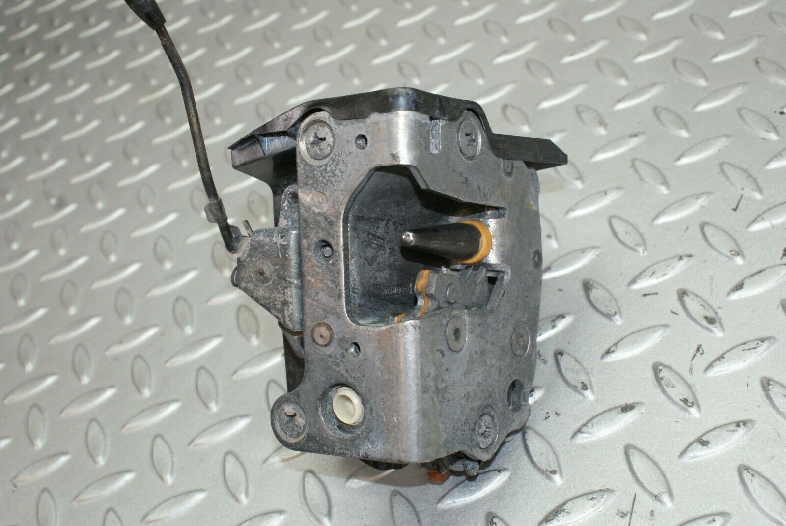 2596 Mercedes-Benz W116 350SE Door Lock Mechanism Right