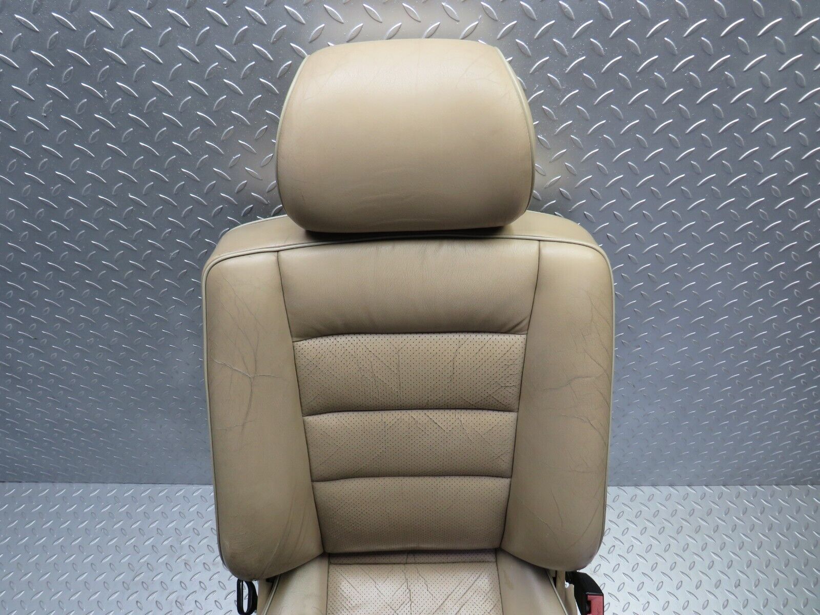 28971 Mercedes-Benz C124 320CE Coupe Front Right Seat Leather Beige