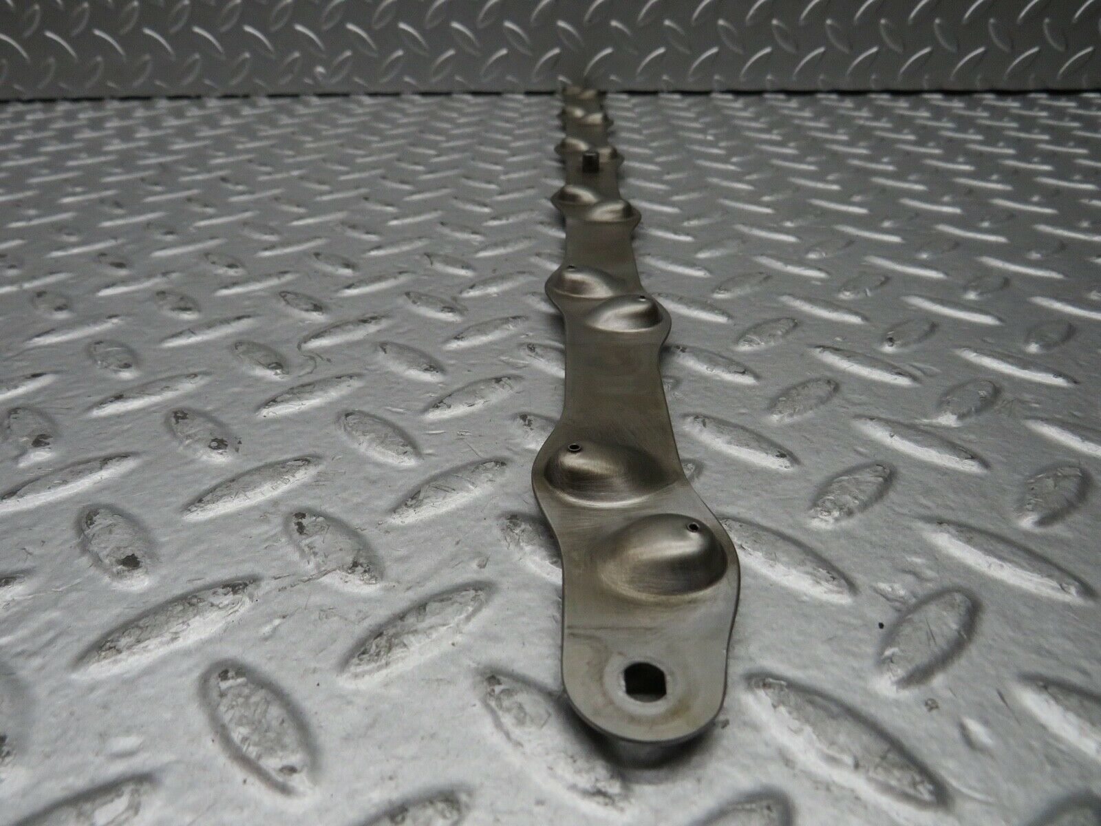 21753 Mercedes-Benz W126 300SE Camshaft Oil Tube