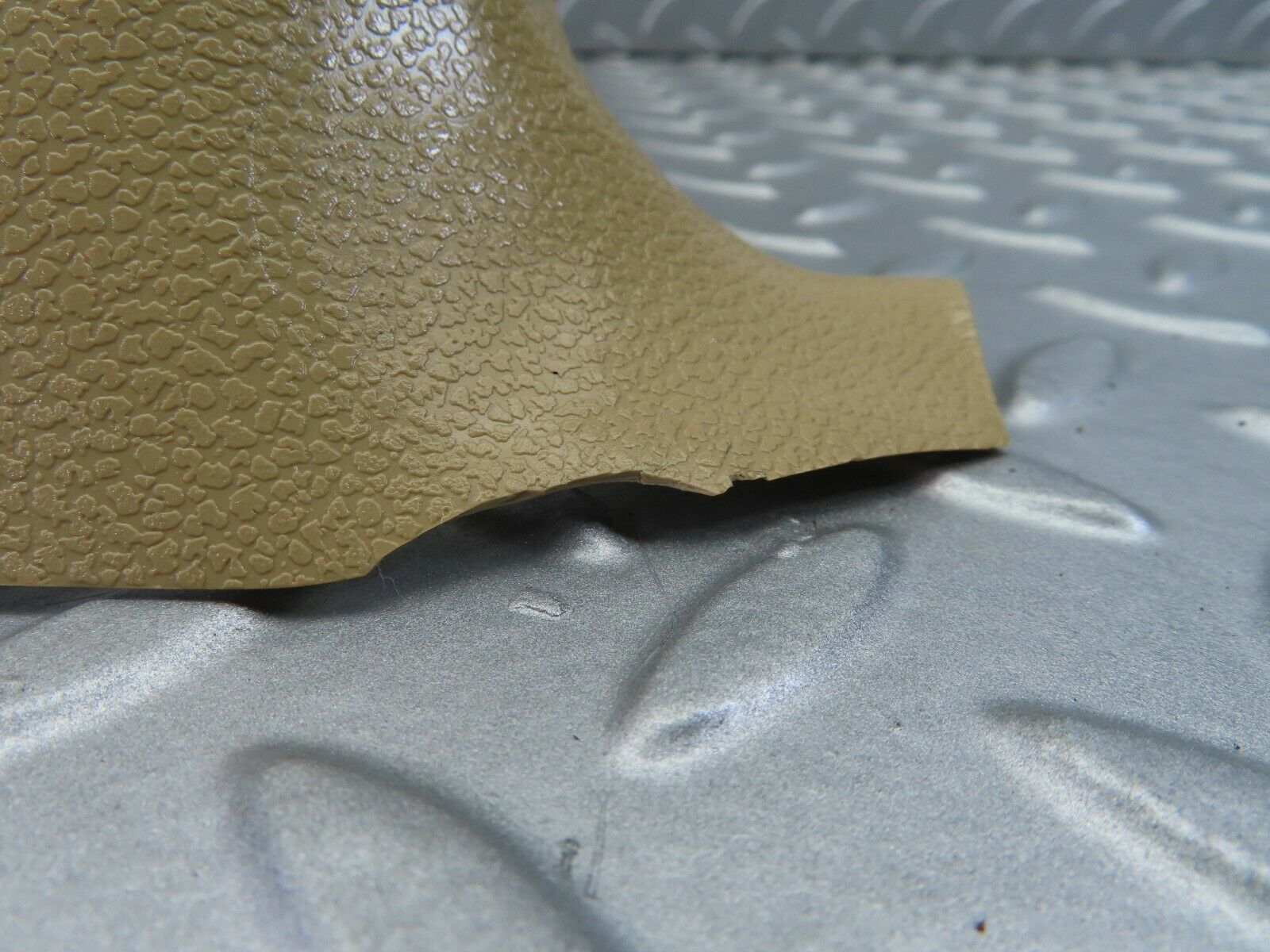 7382 Mercedes-Benz W116 450SE B Pillar Lower Cover Trim Right Side 1166920222