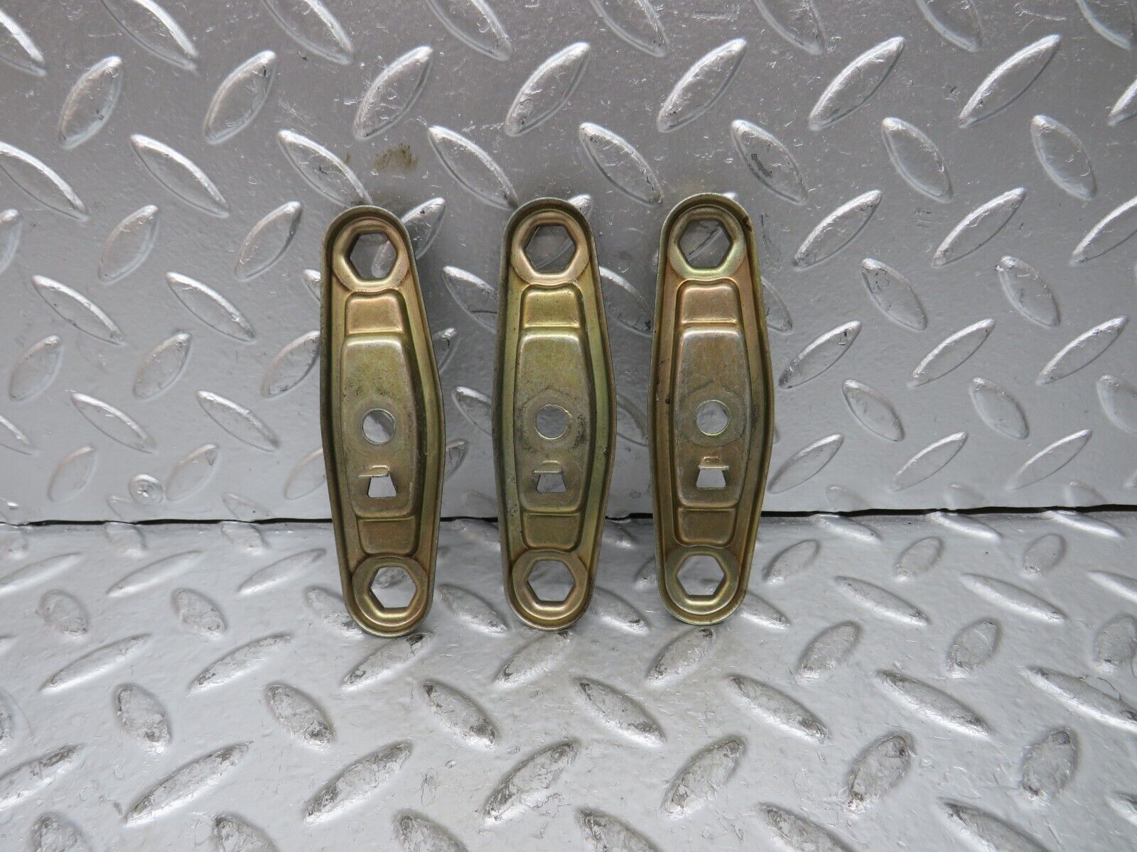 27454 Mercedes-Benz W123 280E Fuel Injector Bracket 3x