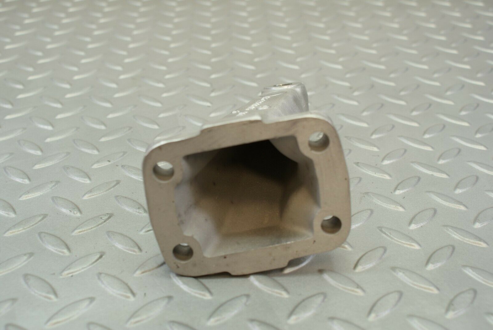 3071 Mercedes-Benz W115 220D Engine Mount Bracket Left Side 1152230804