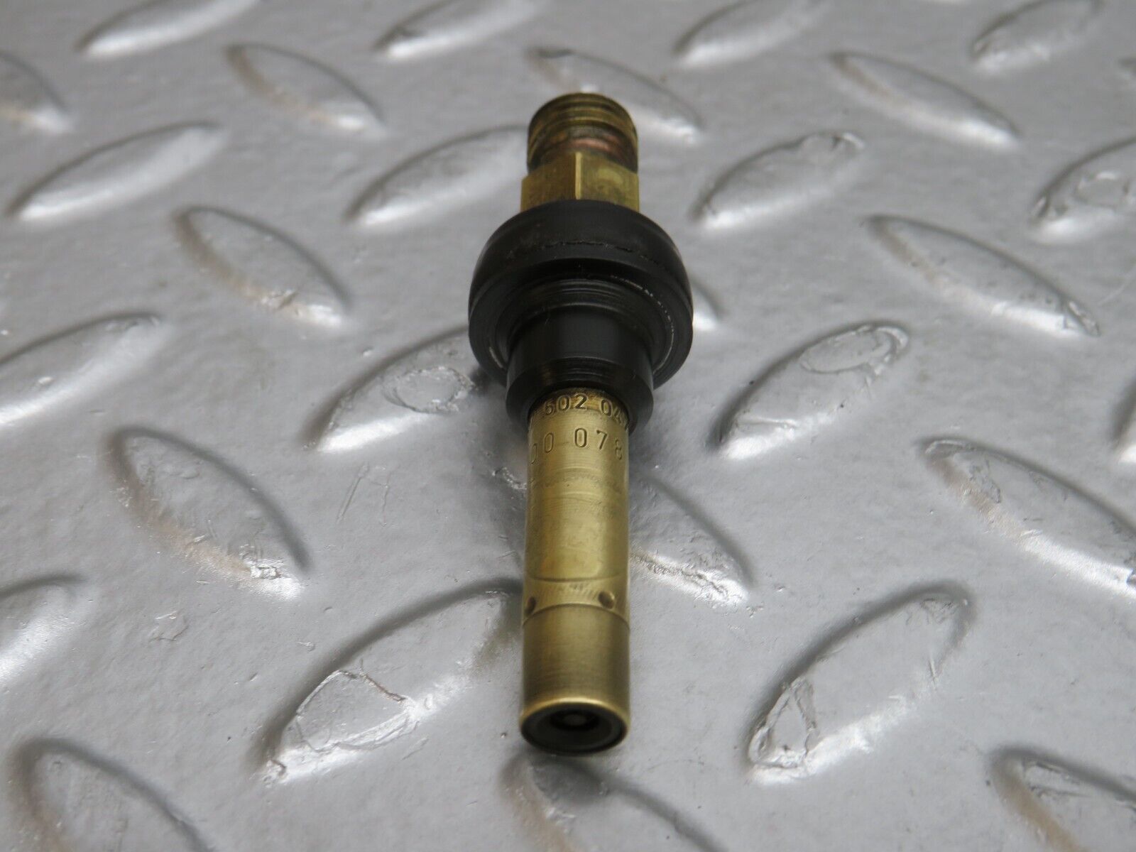 29577 Mercedes-Benz W124 230E Fuel Injector 0437502047 0000785623