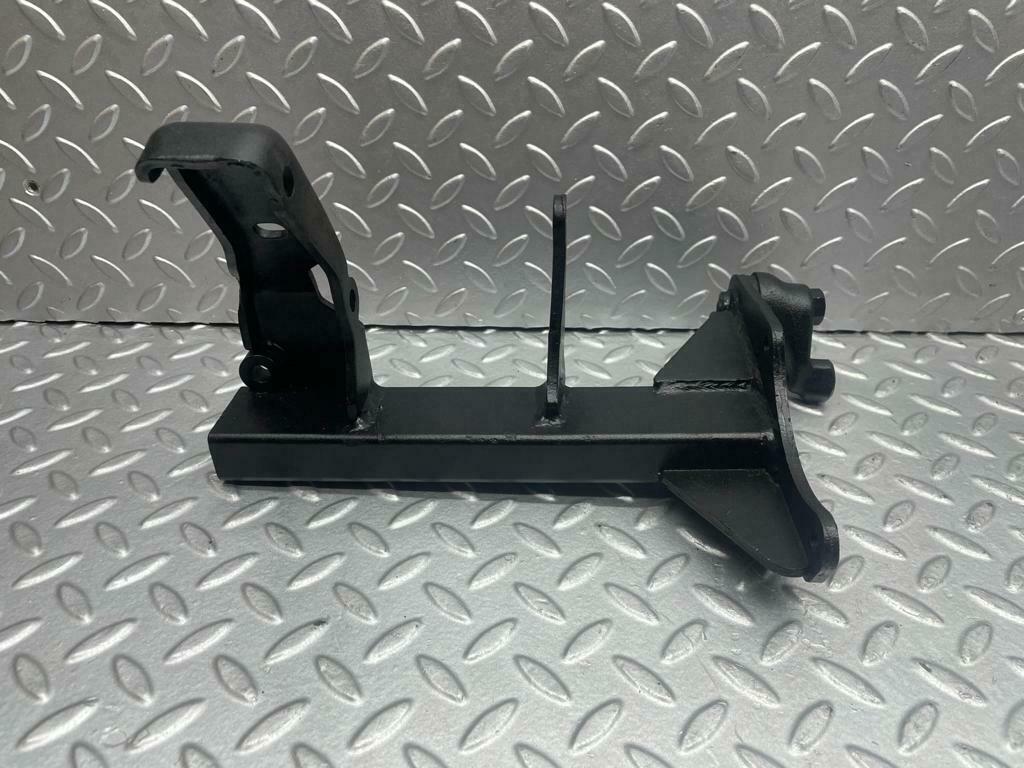 0022 Mercedes-Benz W116 350 SE Air Conditioning Compressor Holder 1161320140