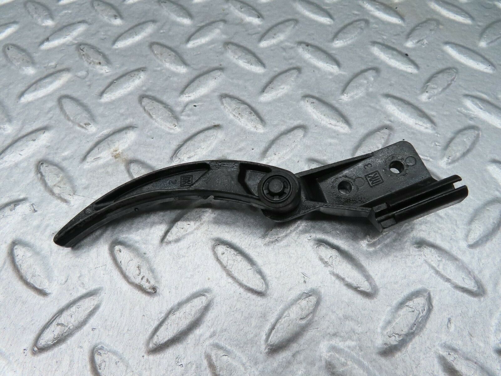 18059 Mercedes-Benz W123 200 Hood Opener Bonnet Opener Release