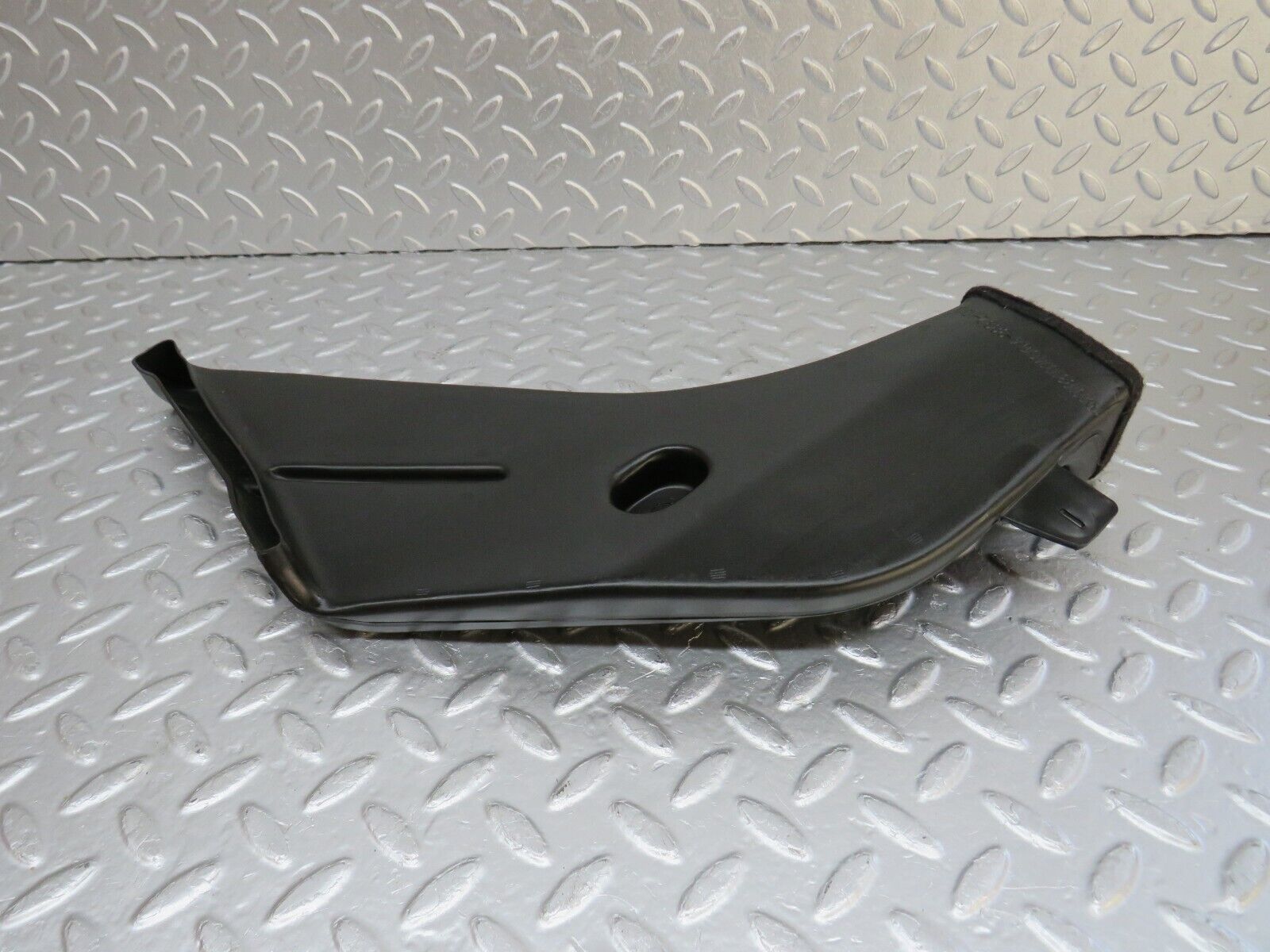 33581 Mercedes-Benz W201 190E 2.0L Air Duct Heater Ventilation Right 2018310246