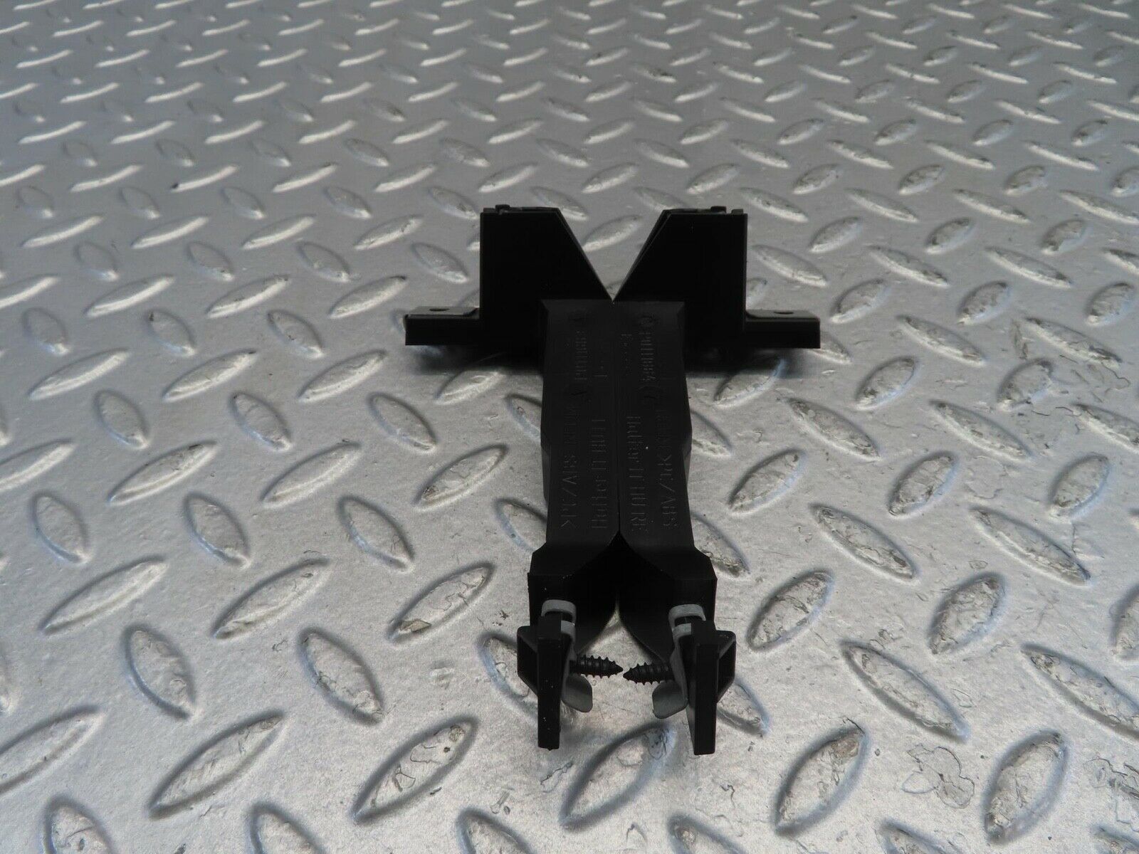 11237 Mercedes-Benz W221 S320 Dashboard Centre Holder