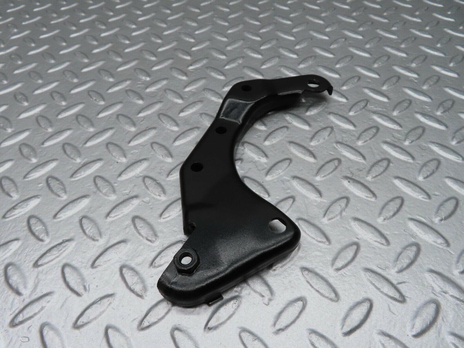 14805 Mercedes-Benz W201 190E Power Steering Pump Bracket