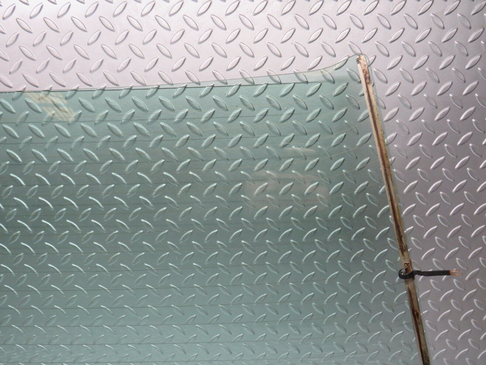 31746 Mercedes-Benz W201 190LE 1.8L Rear Heated Windscreen Glass