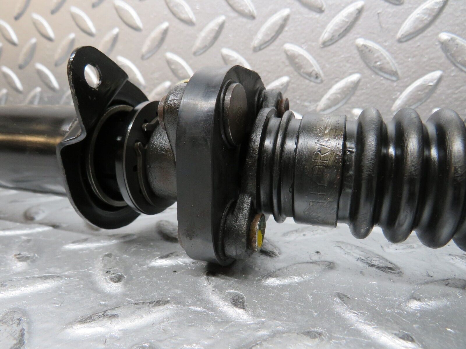 26762 Mercedes-Benz W123 240D Steering Column