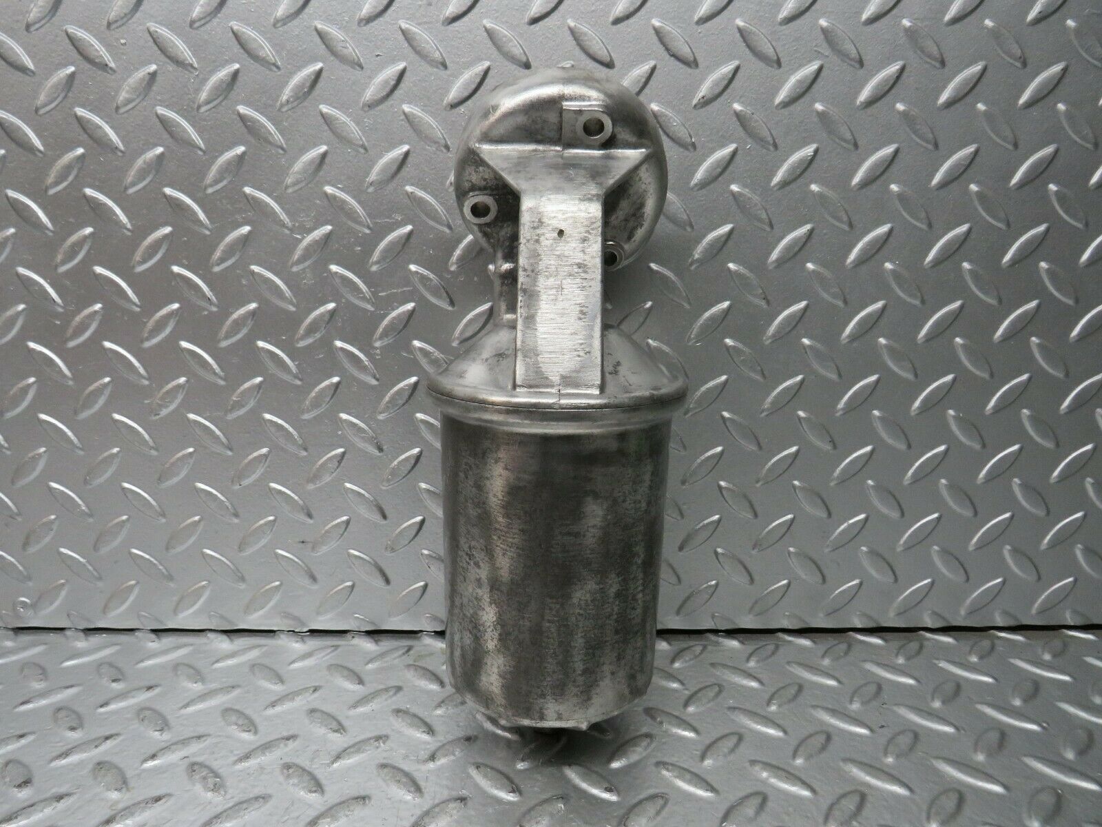 23292 Mercedes-Benz W116 350SE Oil Filter Housing 1161840509