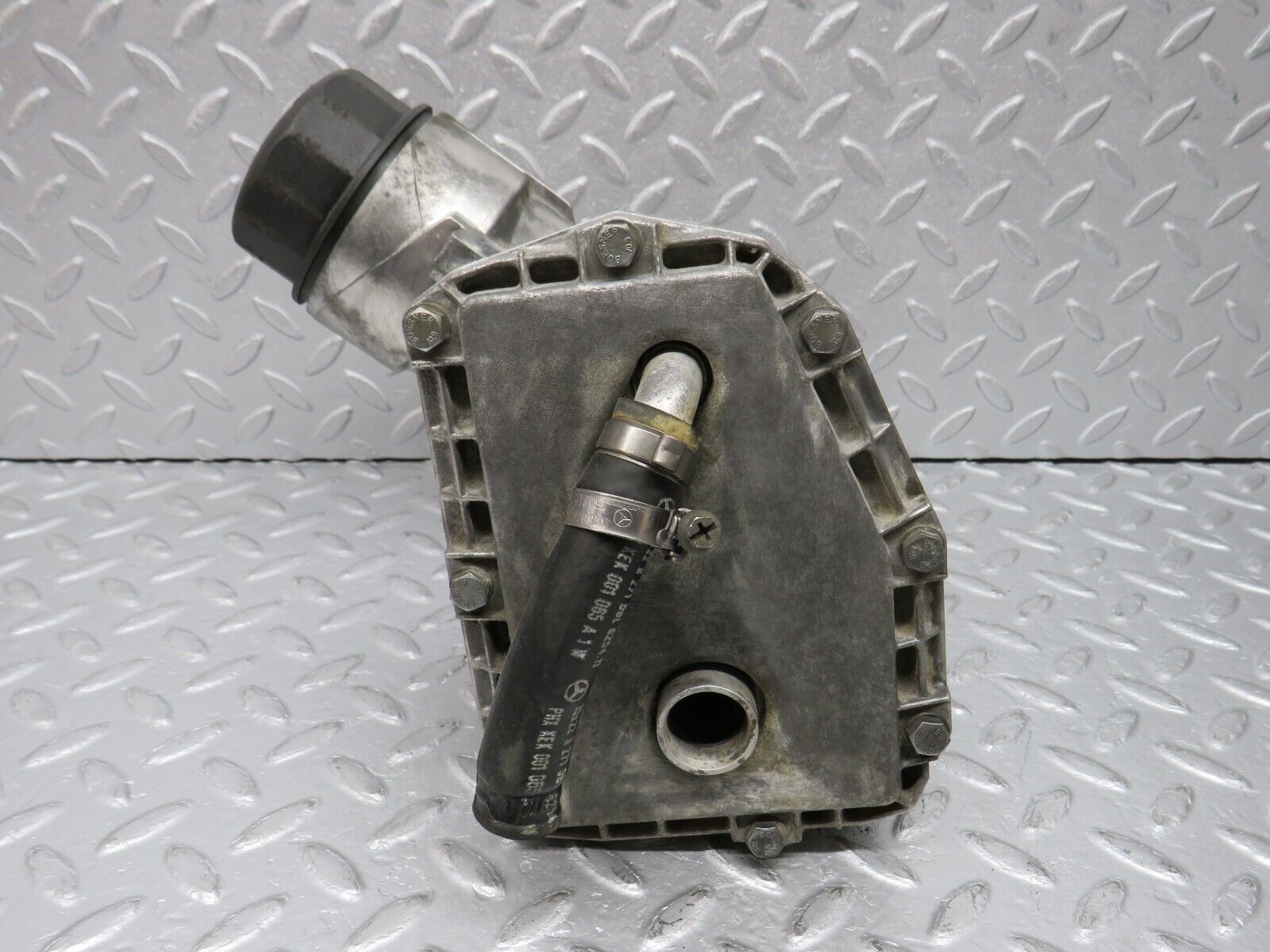 38621 Mercedes-Benz R129 280SL Coupe Oil Filter Housing 1041840608