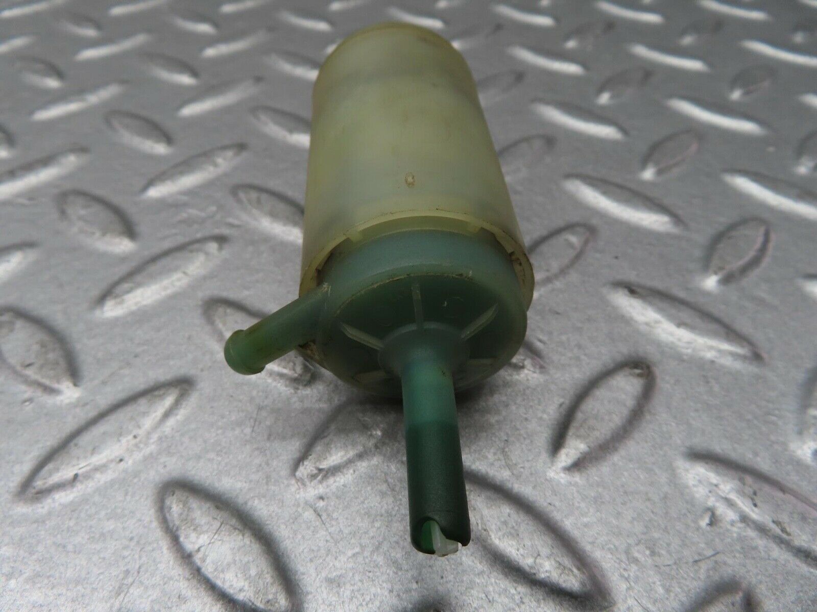 13613 Mercedes-Benz W123 200 Windscreen Washer Pump