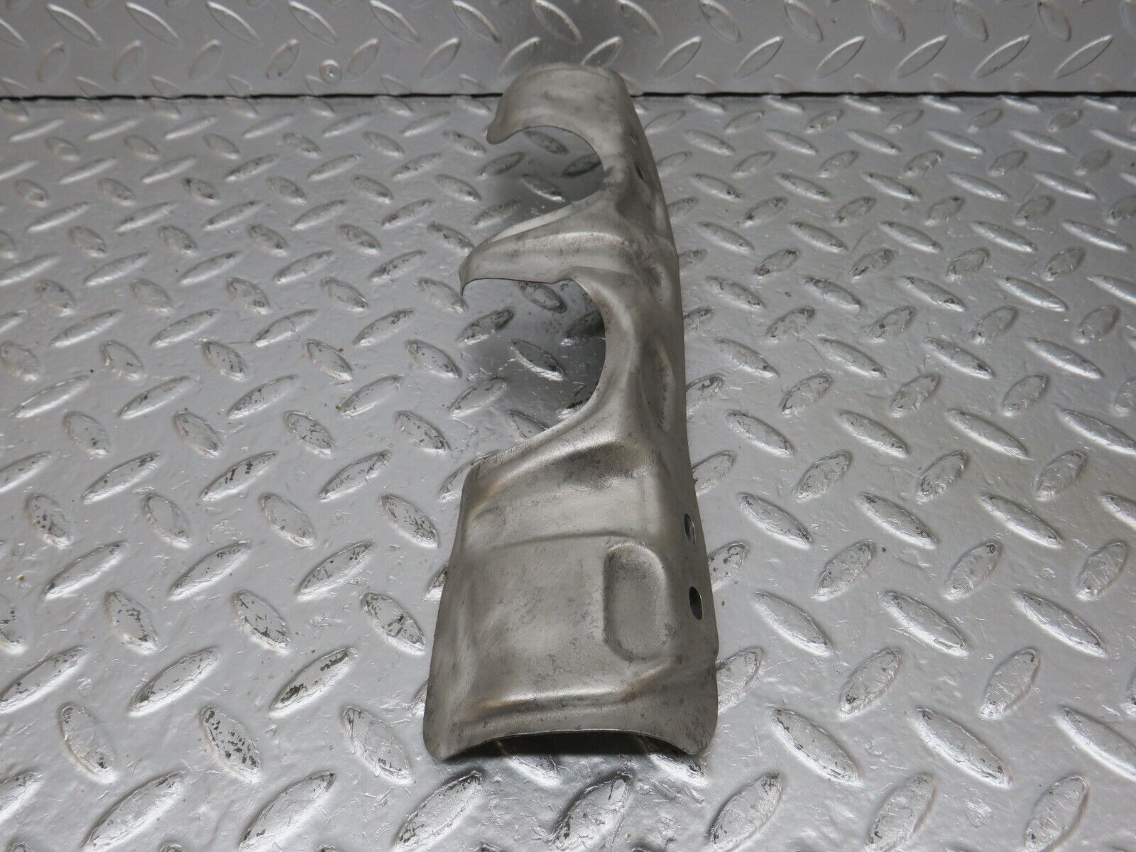 33124 Mercedes-Benz W126 380 V8 M116 Exhaust Manifold Heat Shield