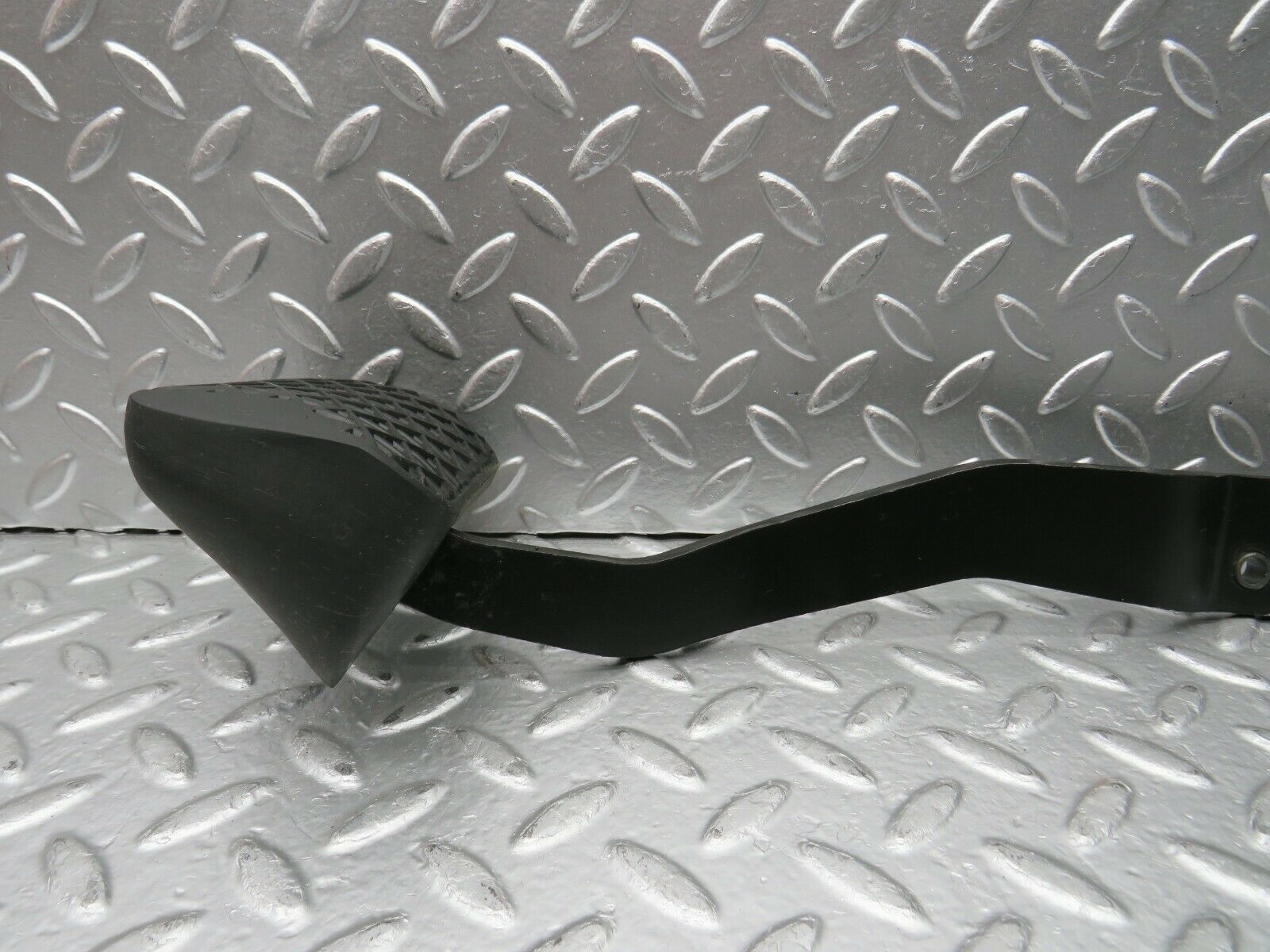 24095 Mercedes-Benz W123 280E Brake Pedal