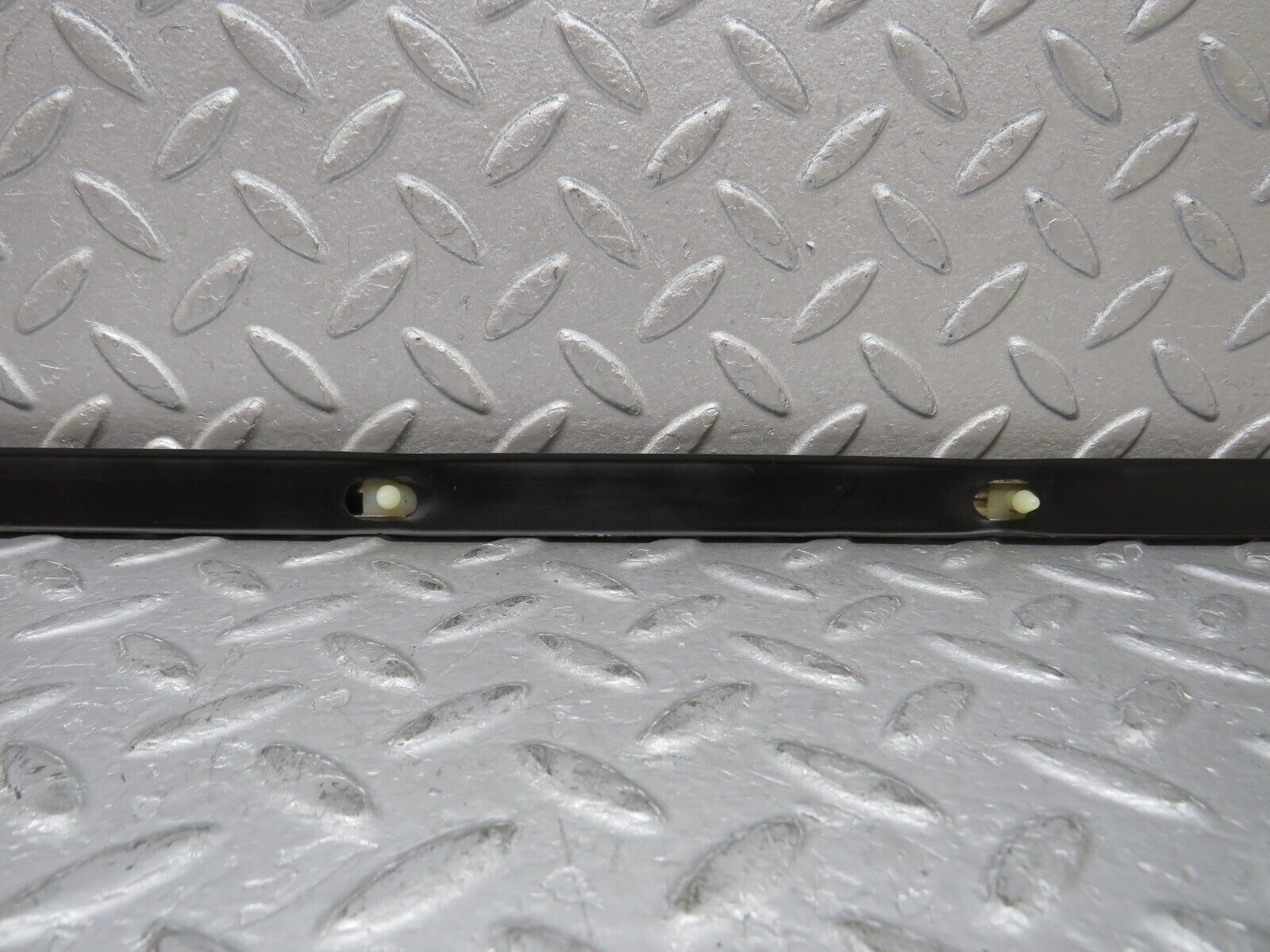 37310 Mercedes-Benz W109 300SEL Rear Right Door Centre Moulding Trim