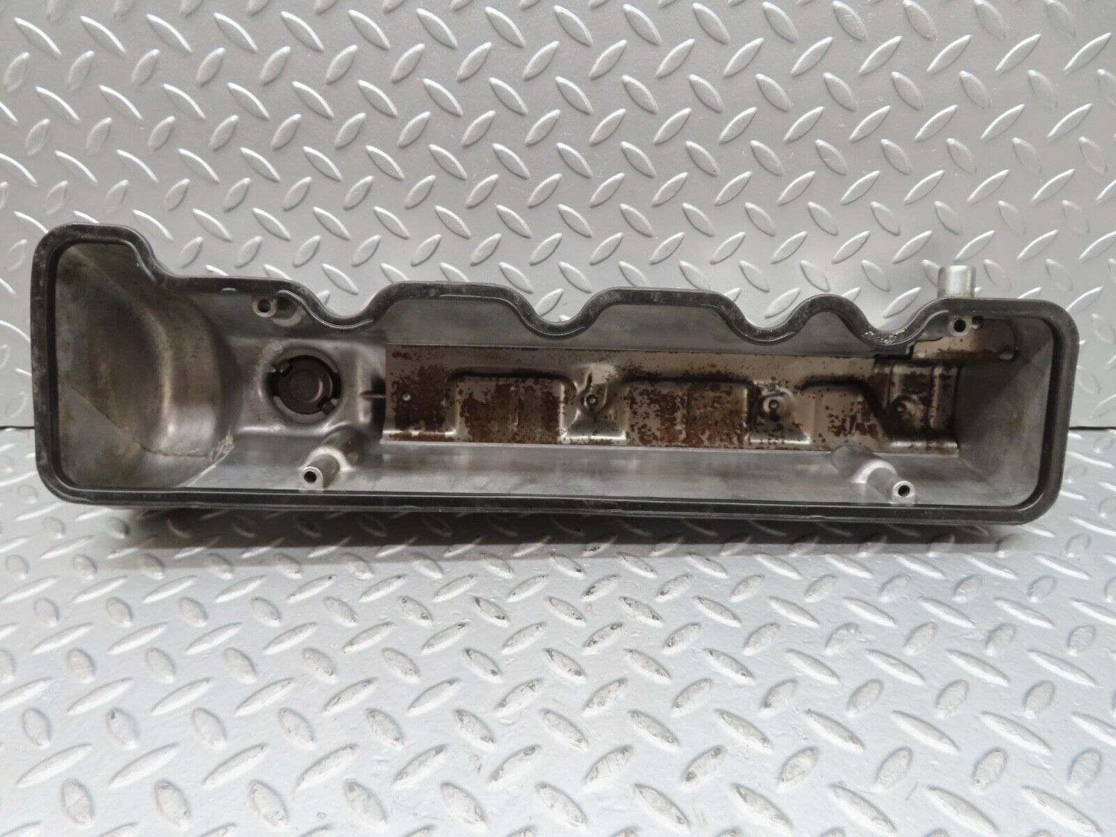 16529 Mercedes-Benz C107 350SLC Coupe Cylinder Head Valve Cover Right 1160161905