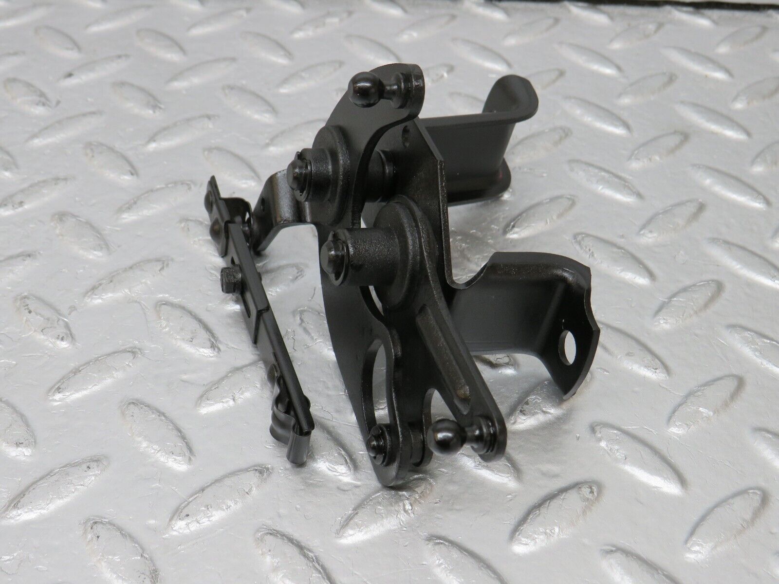 34585 Mercedes-Benz C126 380SEC Coupe Throttle Linkage