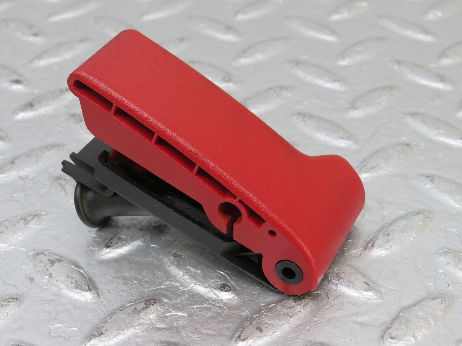 33316 Mercedes-Benz W202 C180 Bonnet Release Handle