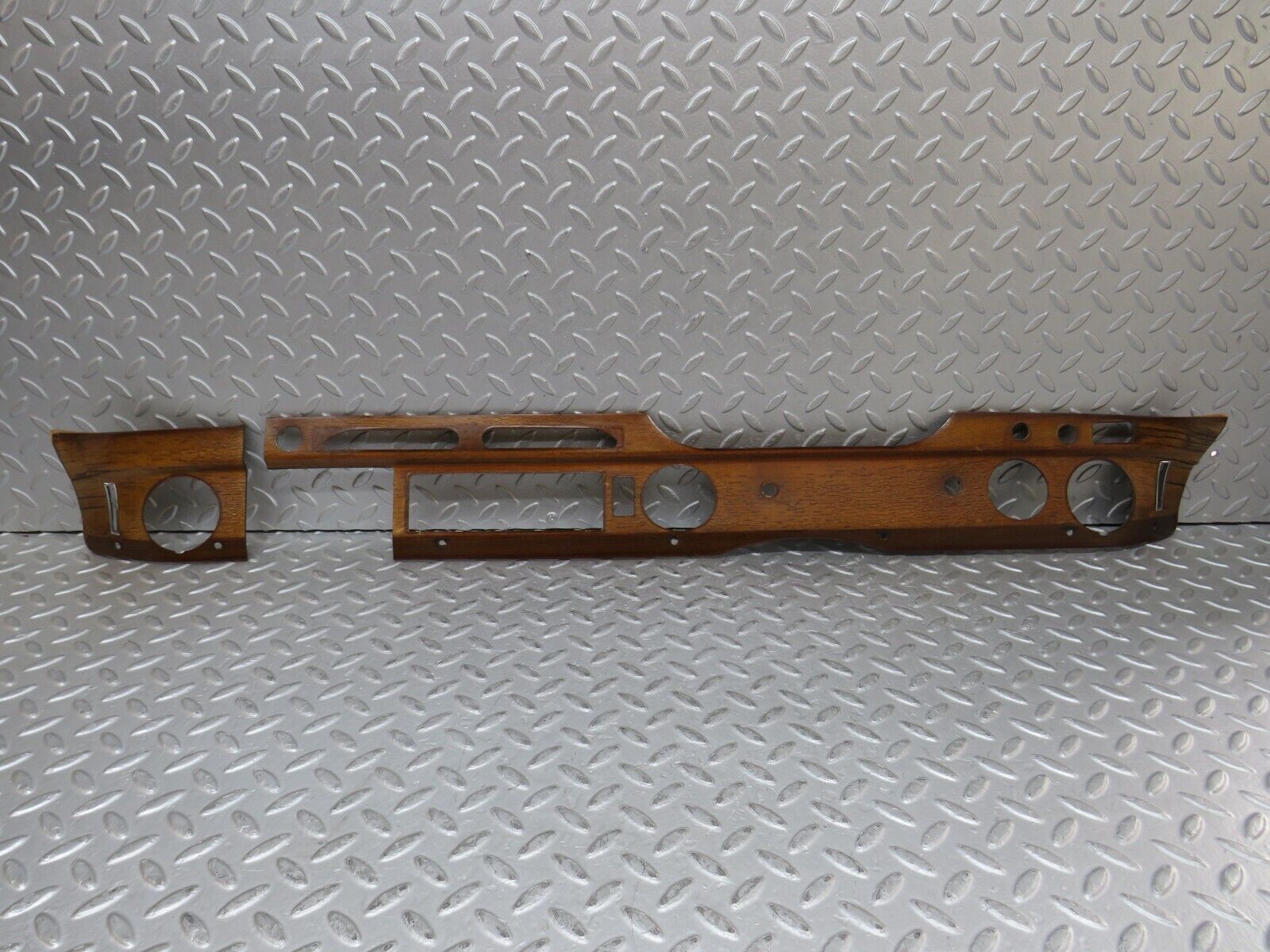 37427 Mercedes-Benz W109 300SEL Dashboard Wood Panel Trim