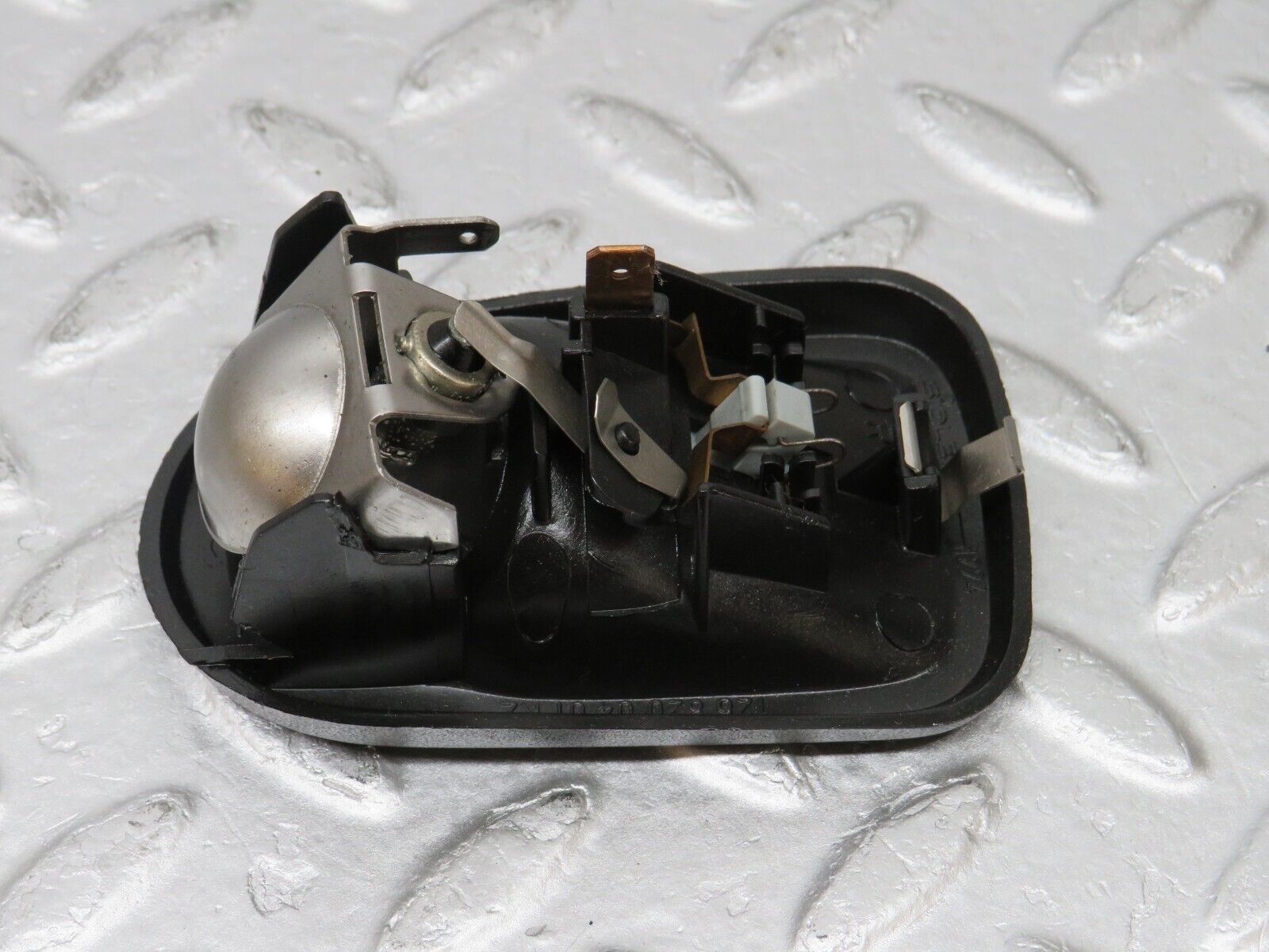 36077 Mercedes-Benz W126 420SE Rear Right Interior Light 1268200401