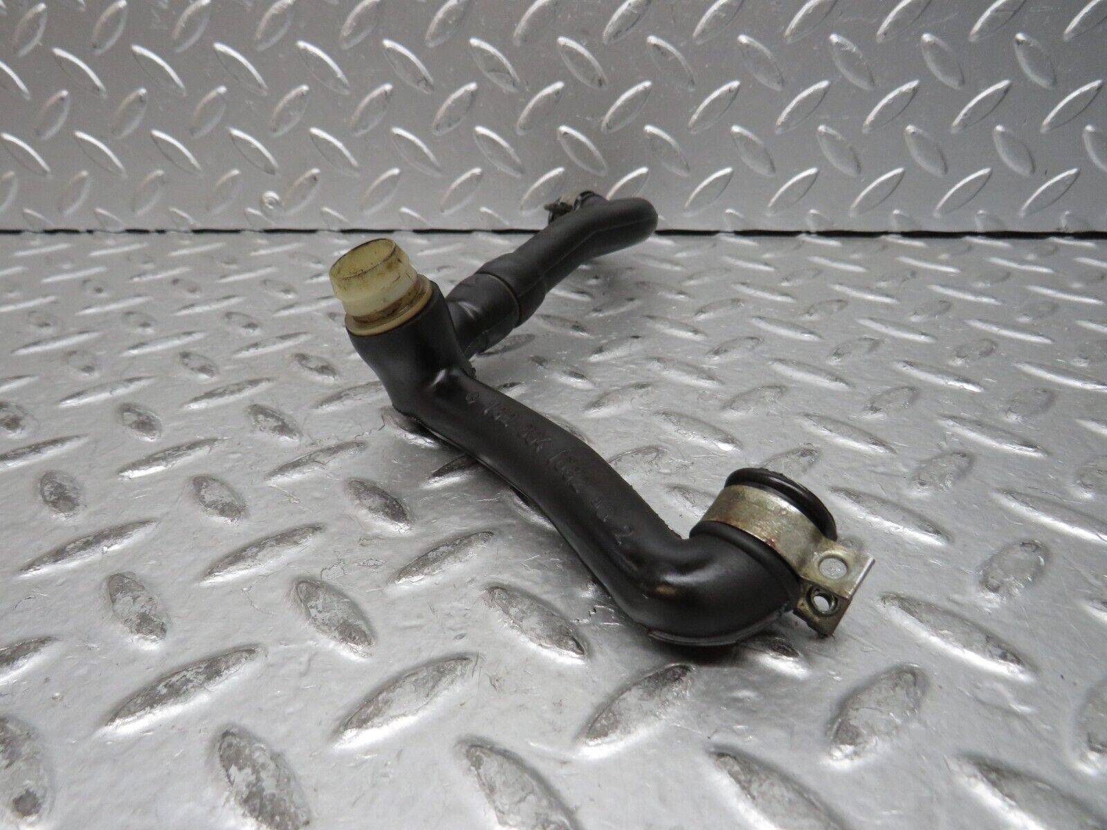28844 Mercedes-Benz W123 230E Air Intake Pipe 1020941782 1020941682
