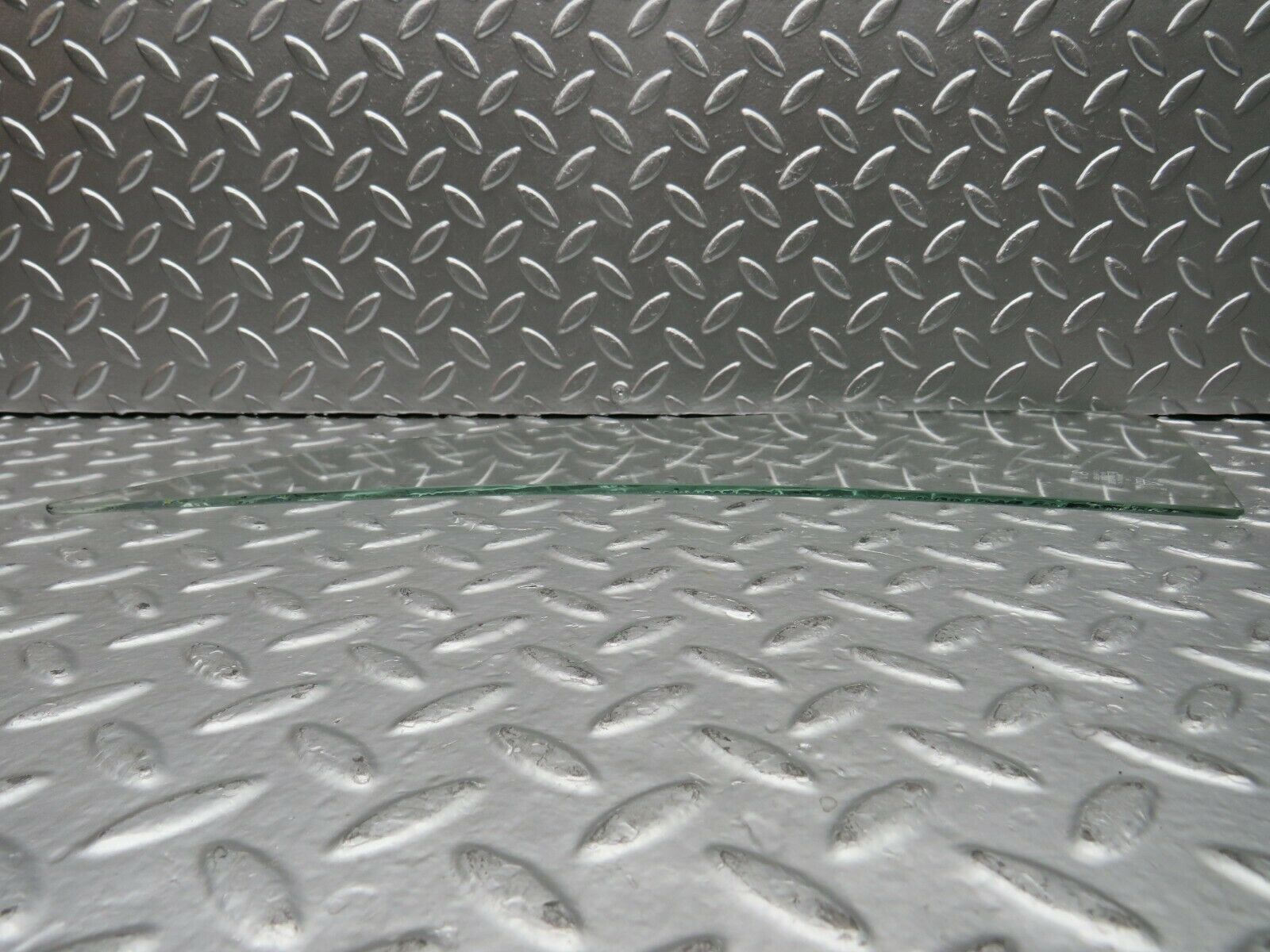 22667 Mercedes-Benz C107 450SLC Coupe Rear Left Quarter Window Glass