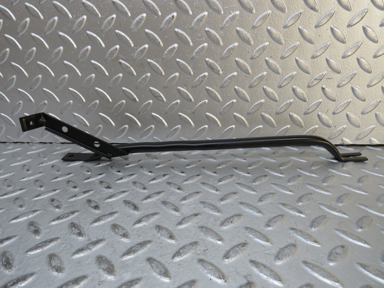 28789 Mercedes-Benz W123 230E Horn Bracket