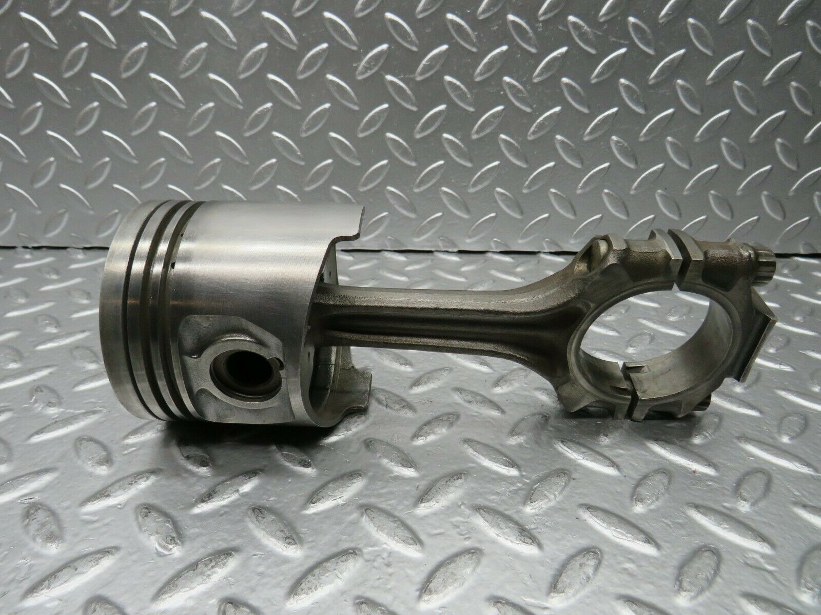 22800 Mercedes-Benz C107 450SLC Coupe Piston With Connecting Rod 92.48 mm