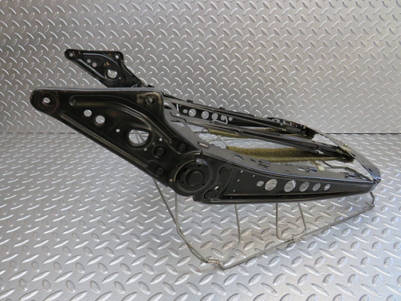 25395 Mercedes-Benz W201 190D Front Right Seat Backrest 11003340