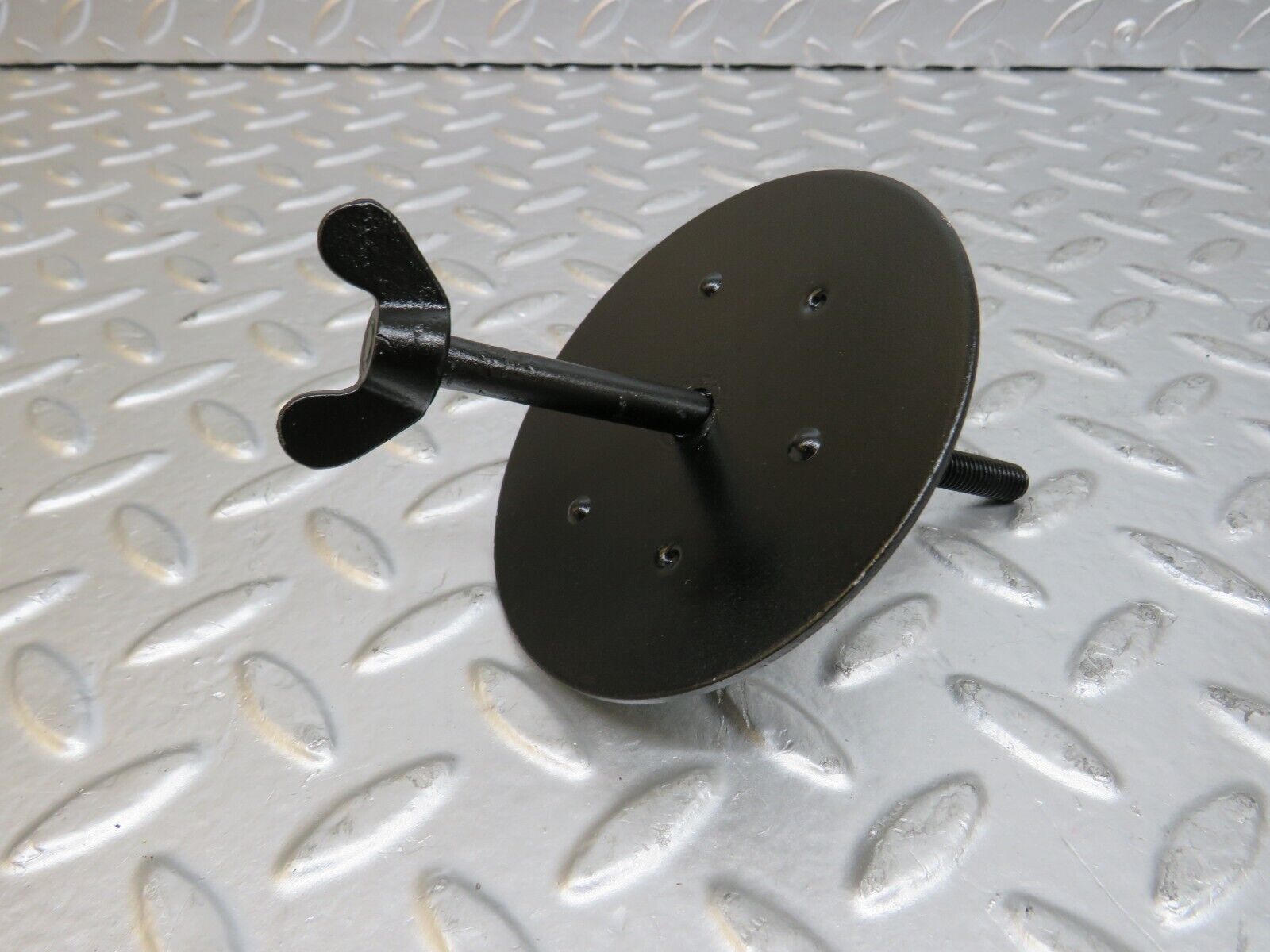 25429 Mercedes-Benz W123 200 Spare Wheel Holder